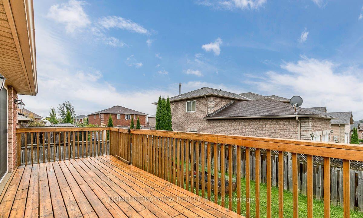 Photo 10 of 37 Ambler(Main Floor) Byway, Barrie, Georgian Drive — HOMEH