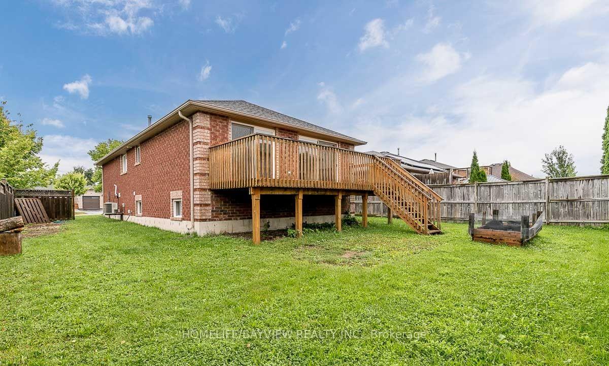 Photo 11 of 37 Ambler(Main Floor) Byway, Barrie, Georgian Drive — HOMEH