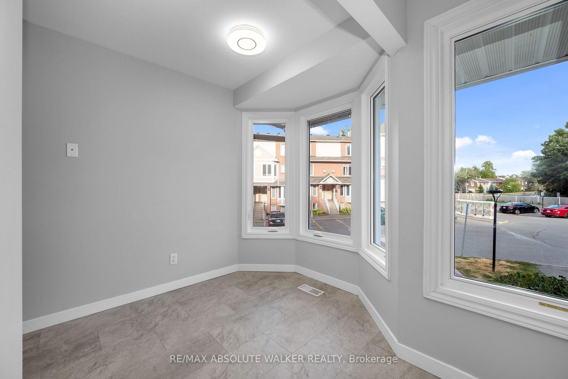 Photo 21 of 1673 Locksley Lane, Ottawa, Beaconwood — HOMEH