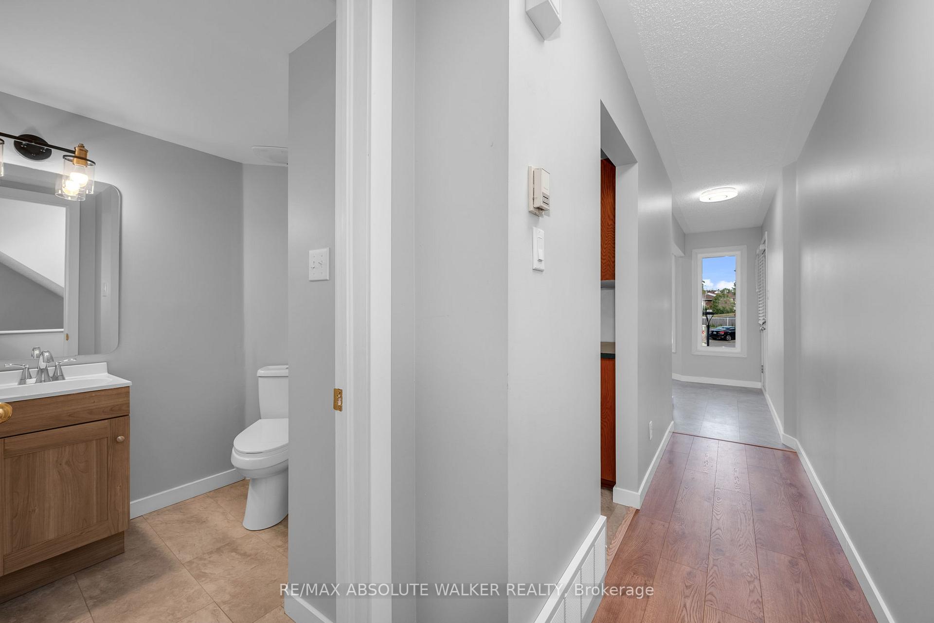 Photo 22 of 1673 Locksley Lane, Ottawa, Beaconwood — HOMEH