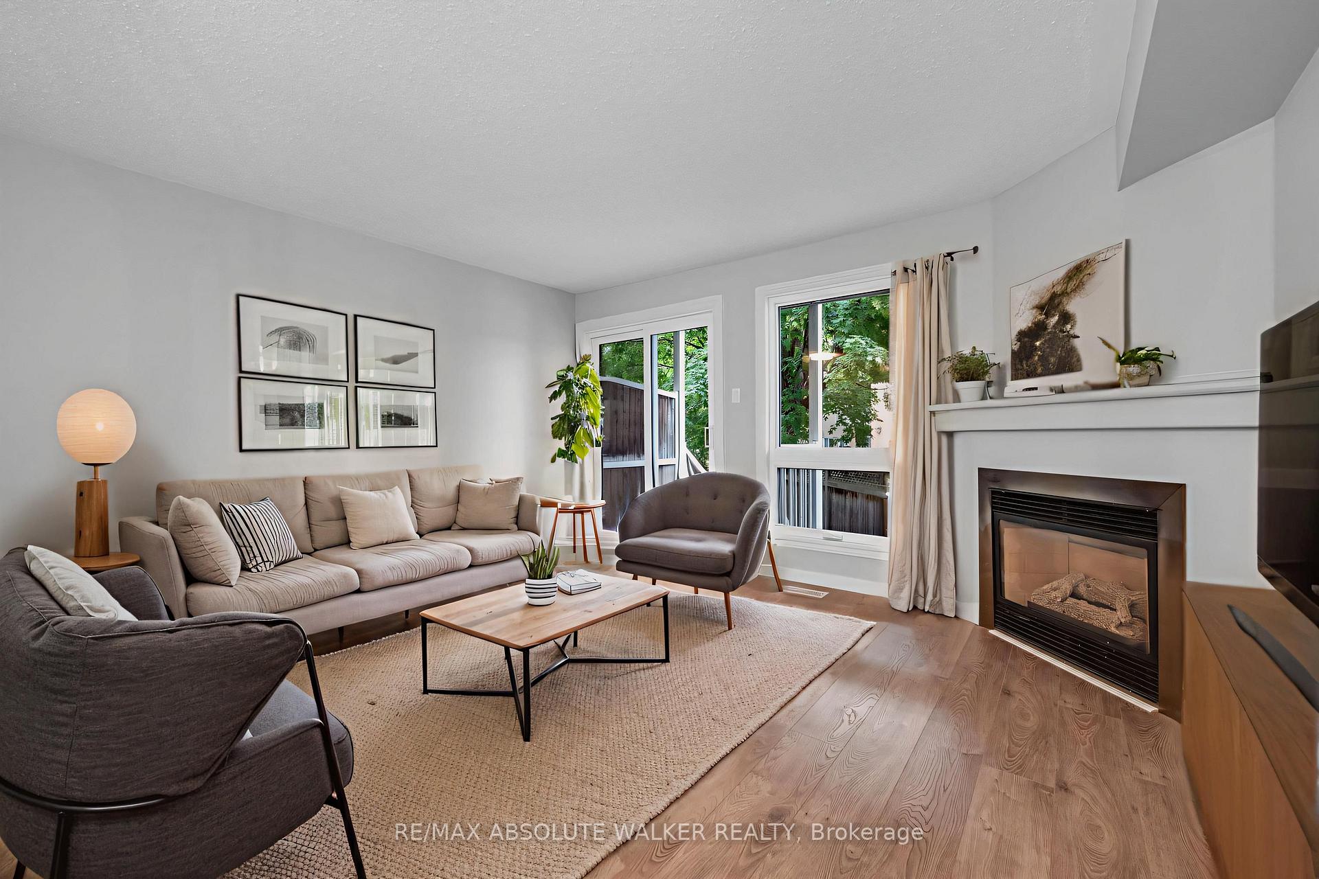 Photo 6 of 1673 Locksley Lane, Ottawa, Beaconwood — HOMEH