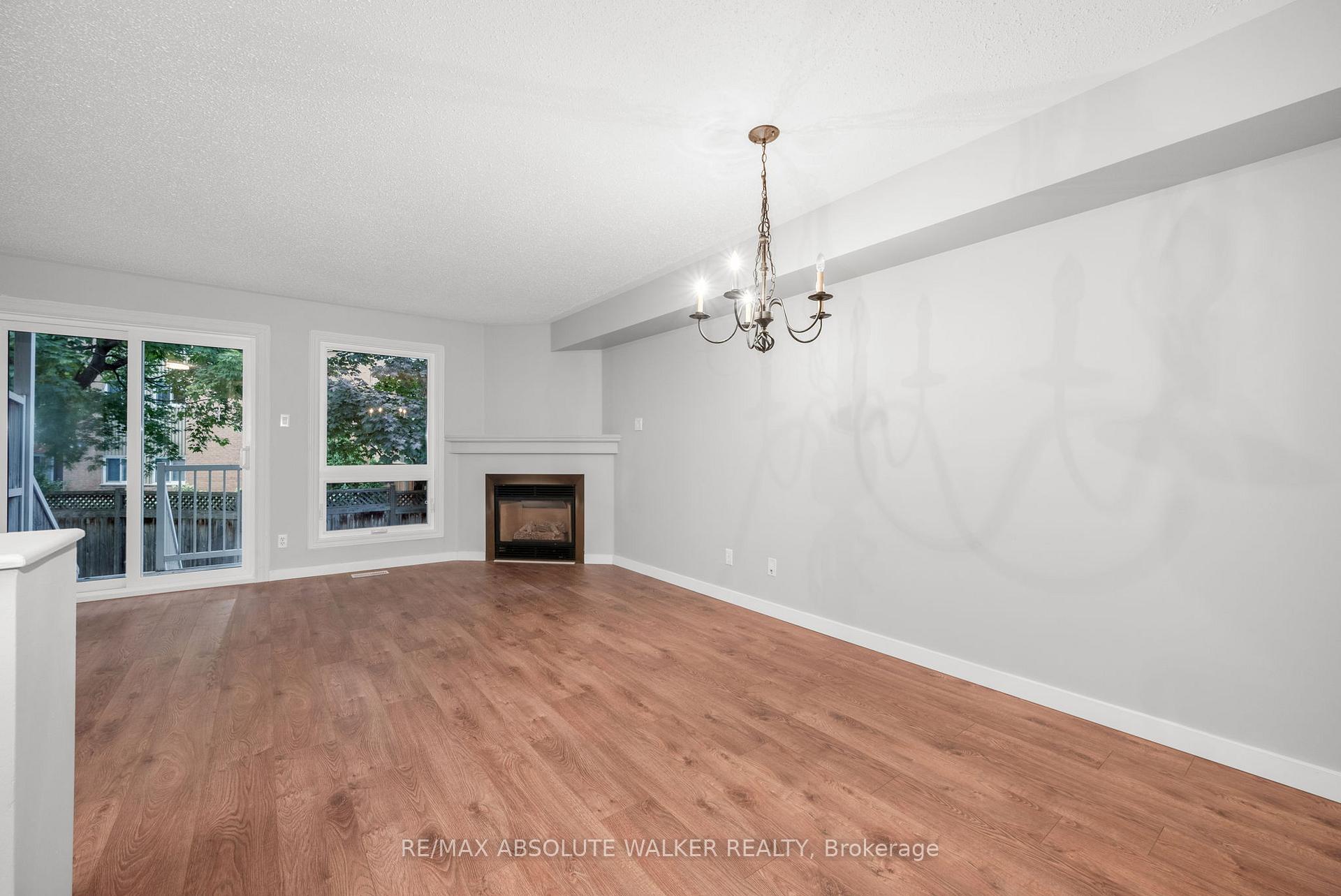 Photo 7 of 1673 Locksley Lane, Ottawa, Beaconwood — HOMEH