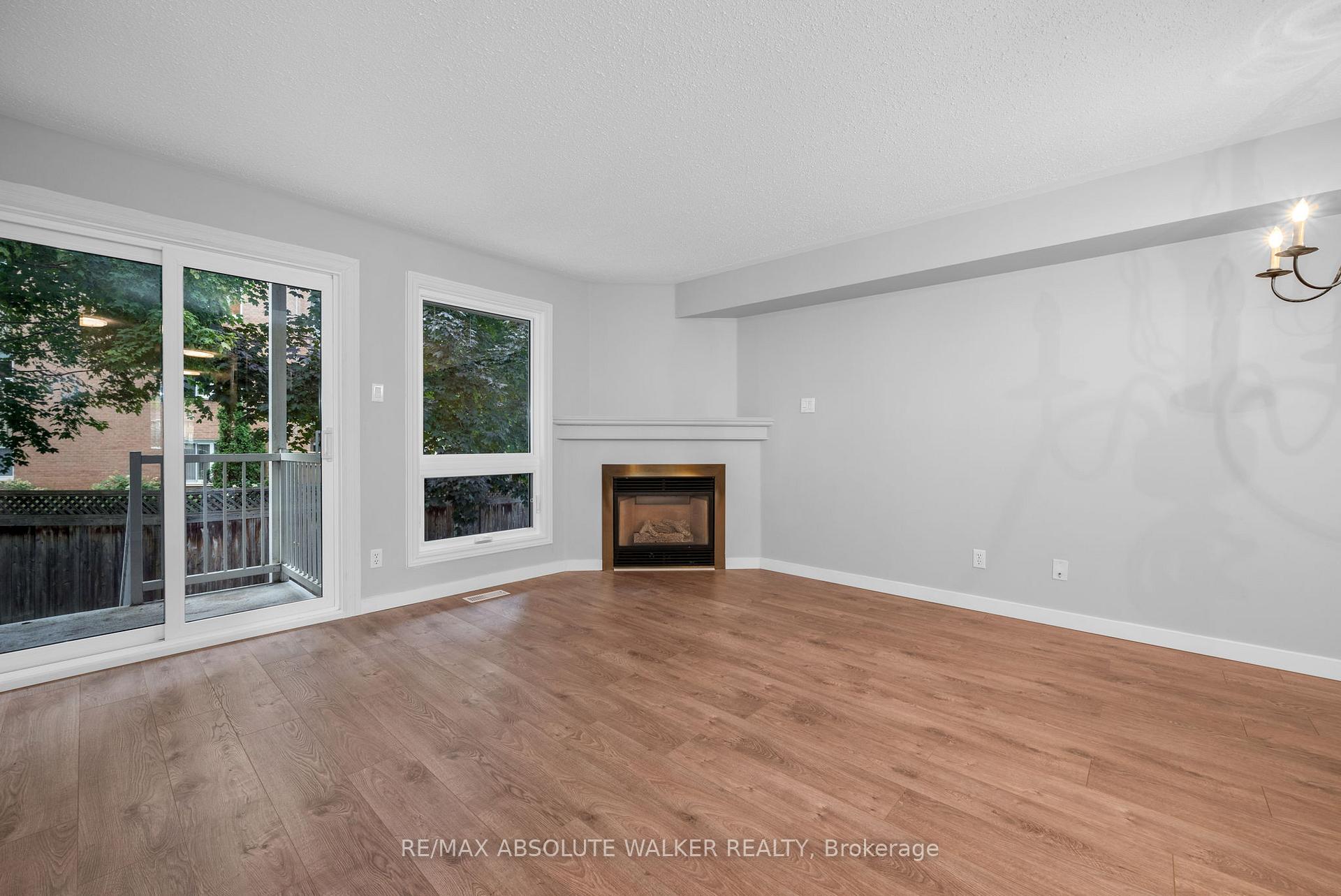 Photo 9 of 1673 Locksley Lane, Ottawa, Beaconwood — HOMEH