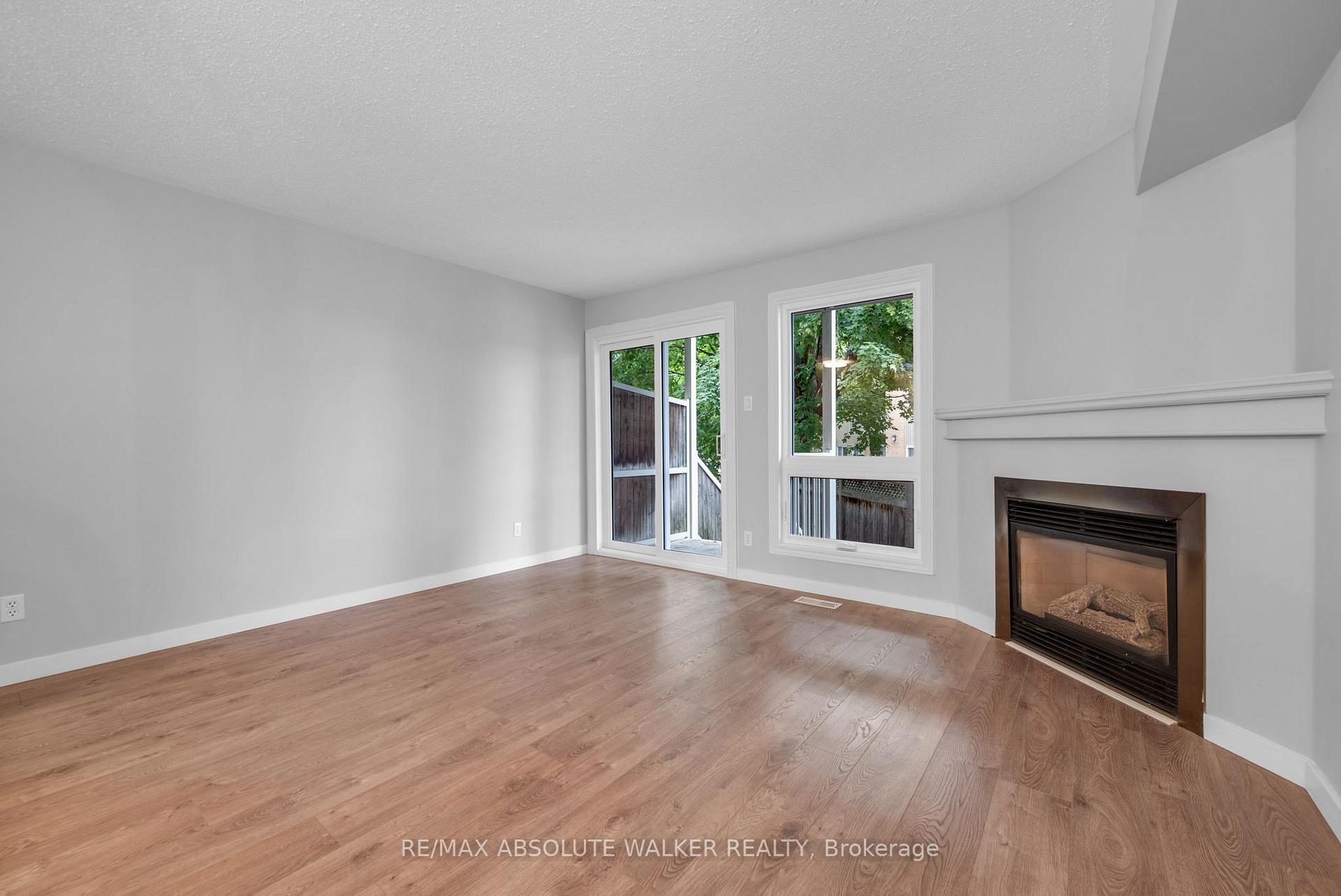 Photo 11 of 1673 Locksley Lane, Ottawa, Beaconwood — HOMEH
