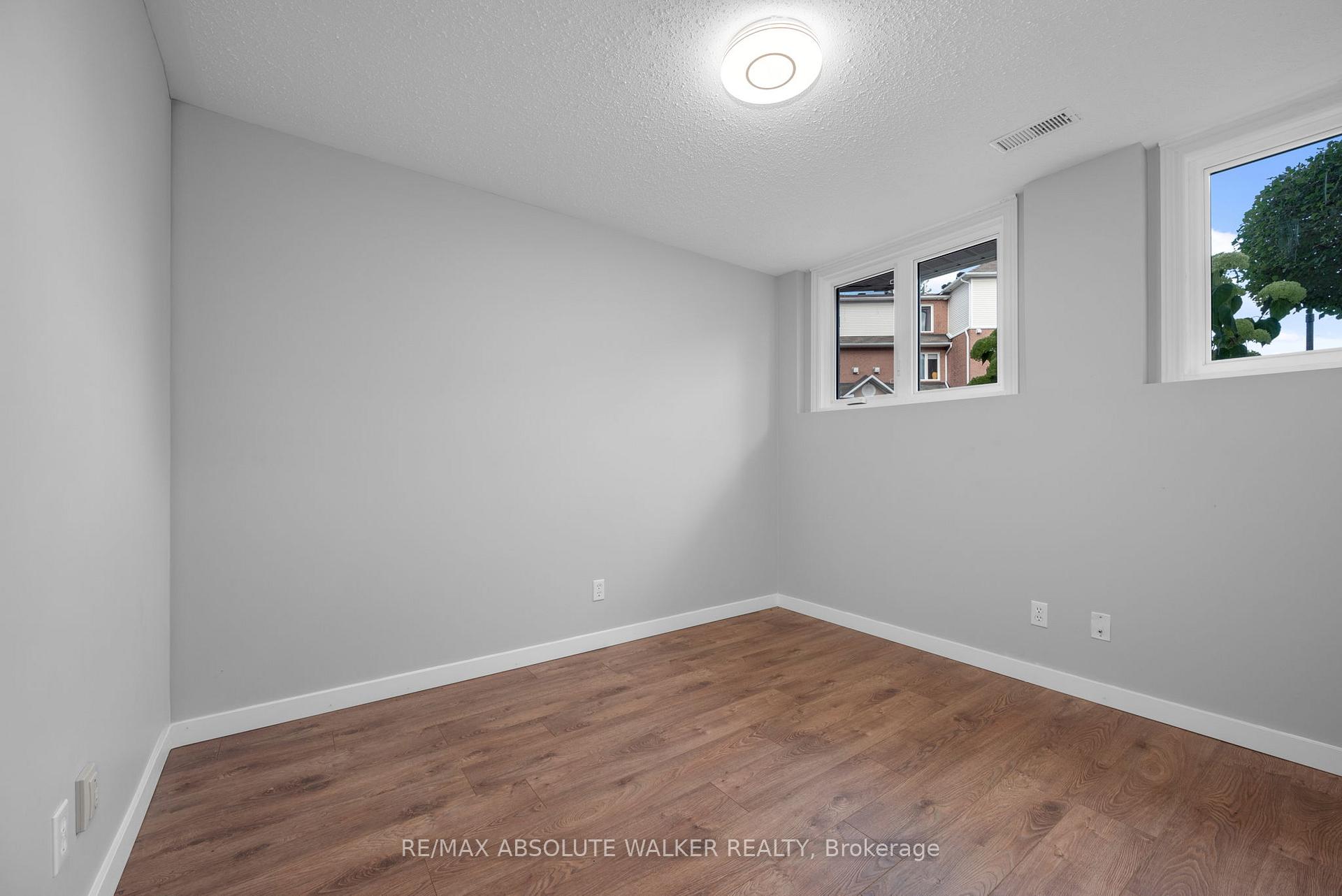 Photo 28 of 1673 Locksley Lane, Ottawa, Beaconwood — HOMEH
