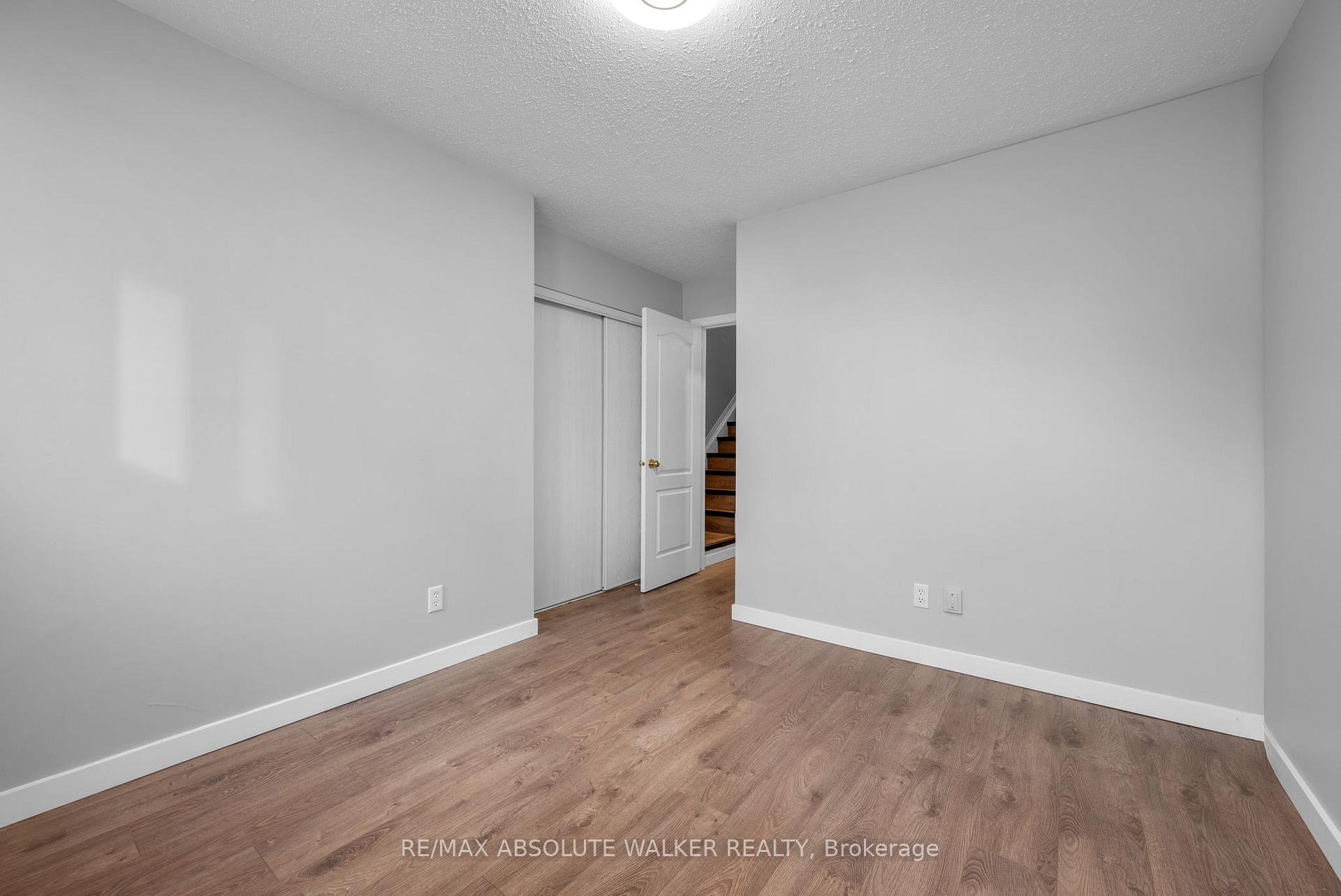 Photo 13 of 1673 Locksley Lane, Ottawa, Beaconwood — HOMEH