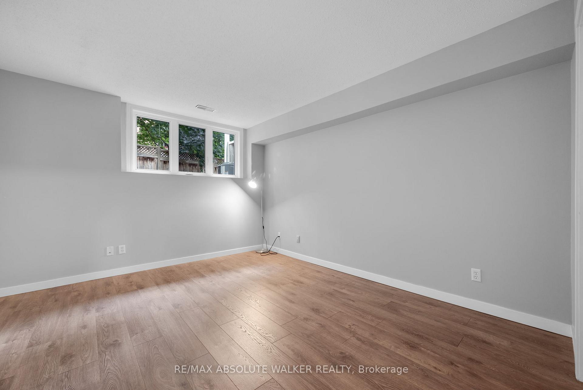 Photo 17 of 1673 Locksley Lane, Ottawa, Beaconwood — HOMEH