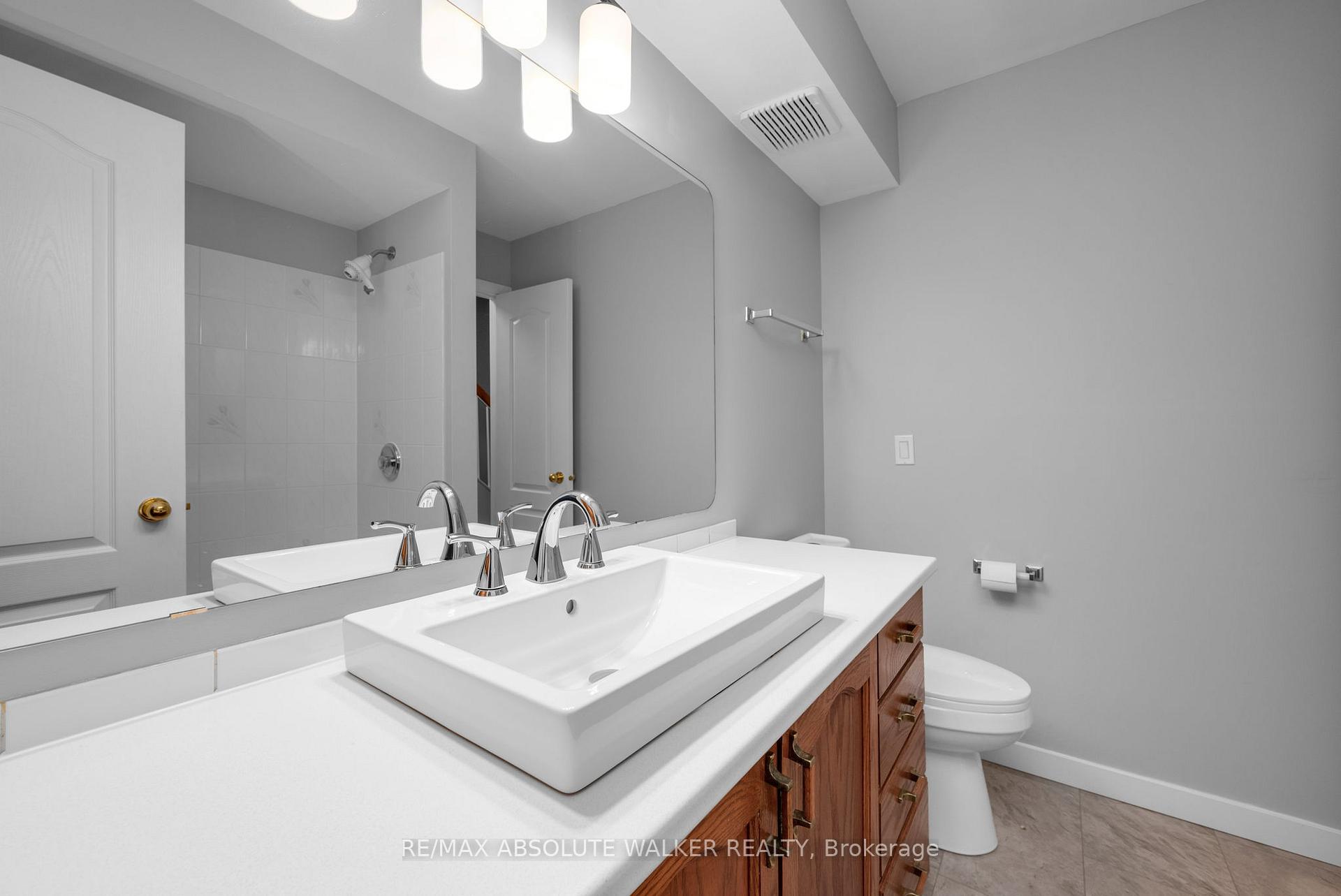 Photo 14 of 1673 Locksley Lane, Ottawa, Beaconwood — HOMEH