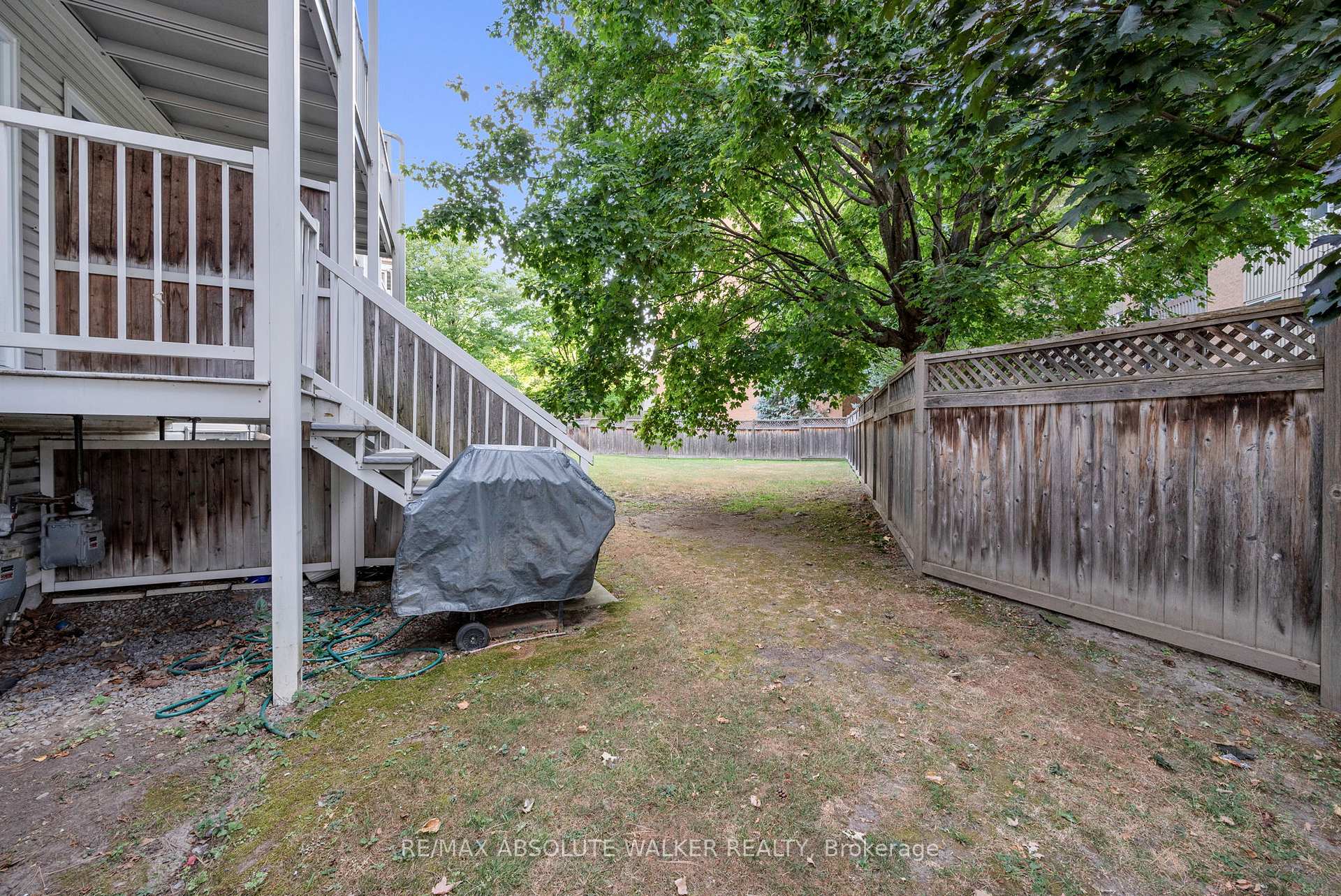 Photo 16 of 1673 Locksley Lane, Ottawa, Beaconwood — HOMEH