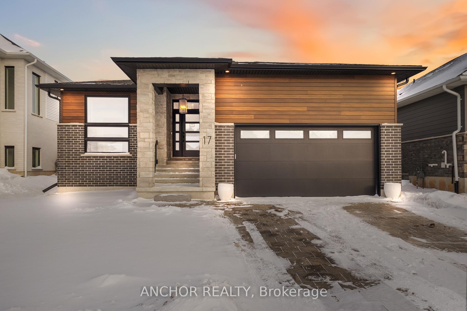 Photo 1 of 17 Kemp Crescent, Strathroy-Caradoc, NE — HOMEH
