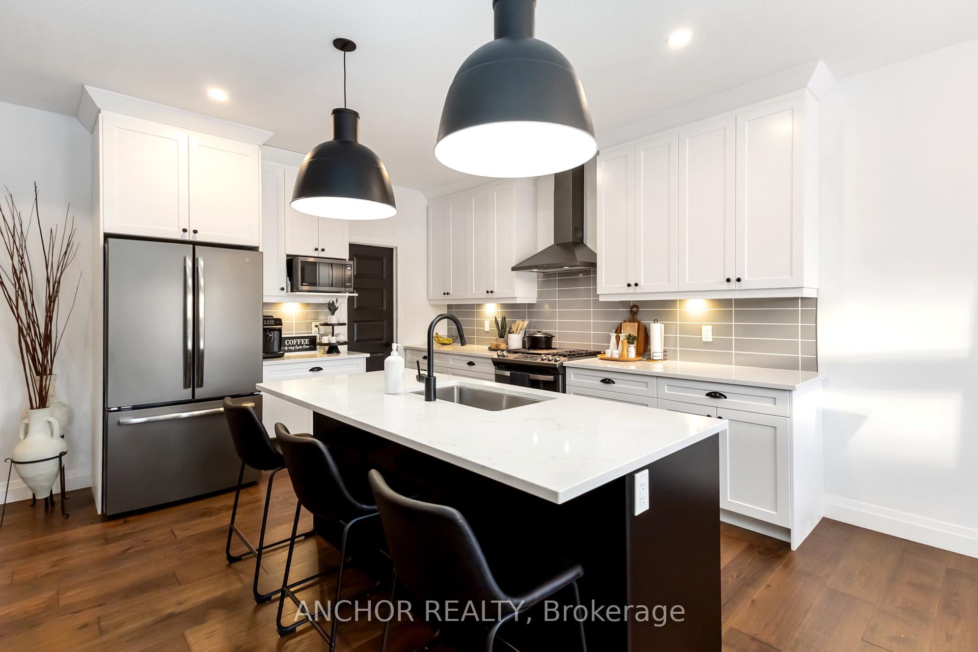 Photo 34 of 17 Kemp Crescent, Strathroy-Caradoc, NE — HOMEH