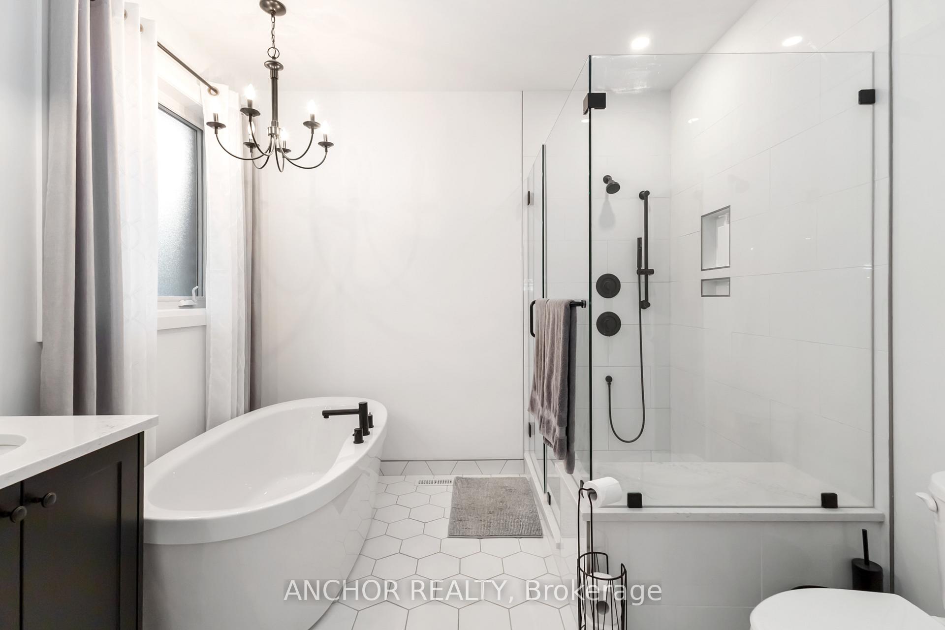 Photo 14 of 17 Kemp Crescent, Strathroy-Caradoc, NE — HOMEH