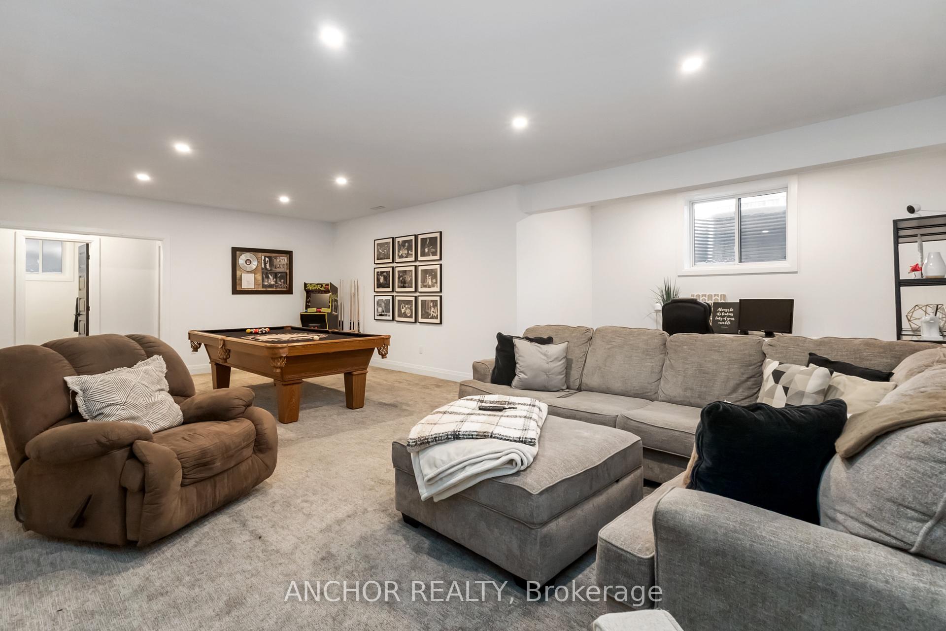 Photo 38 of 17 Kemp Crescent, Strathroy-Caradoc, NE — HOMEH