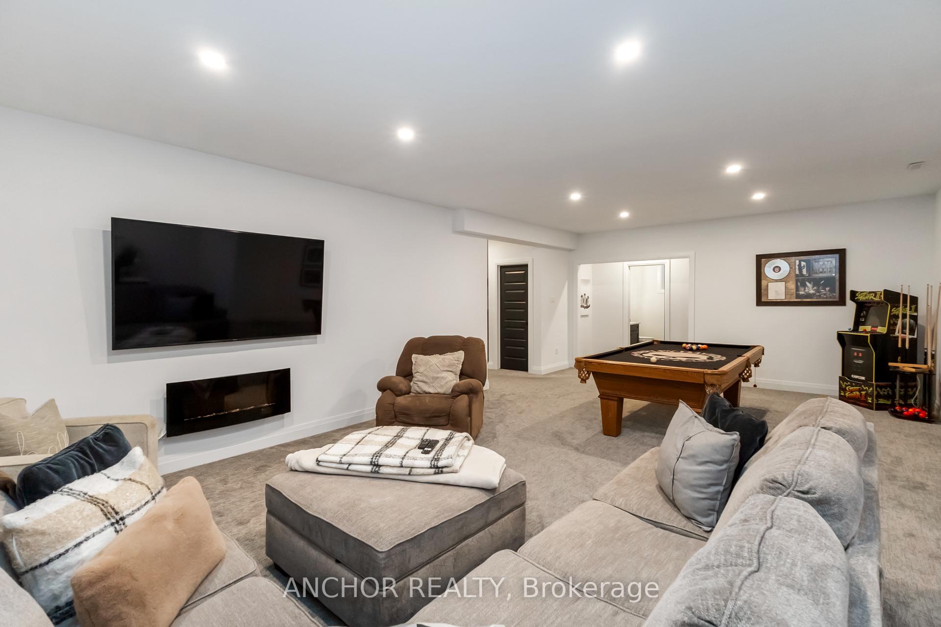 Photo 35 of 17 Kemp Crescent, Strathroy-Caradoc, NE — HOMEH