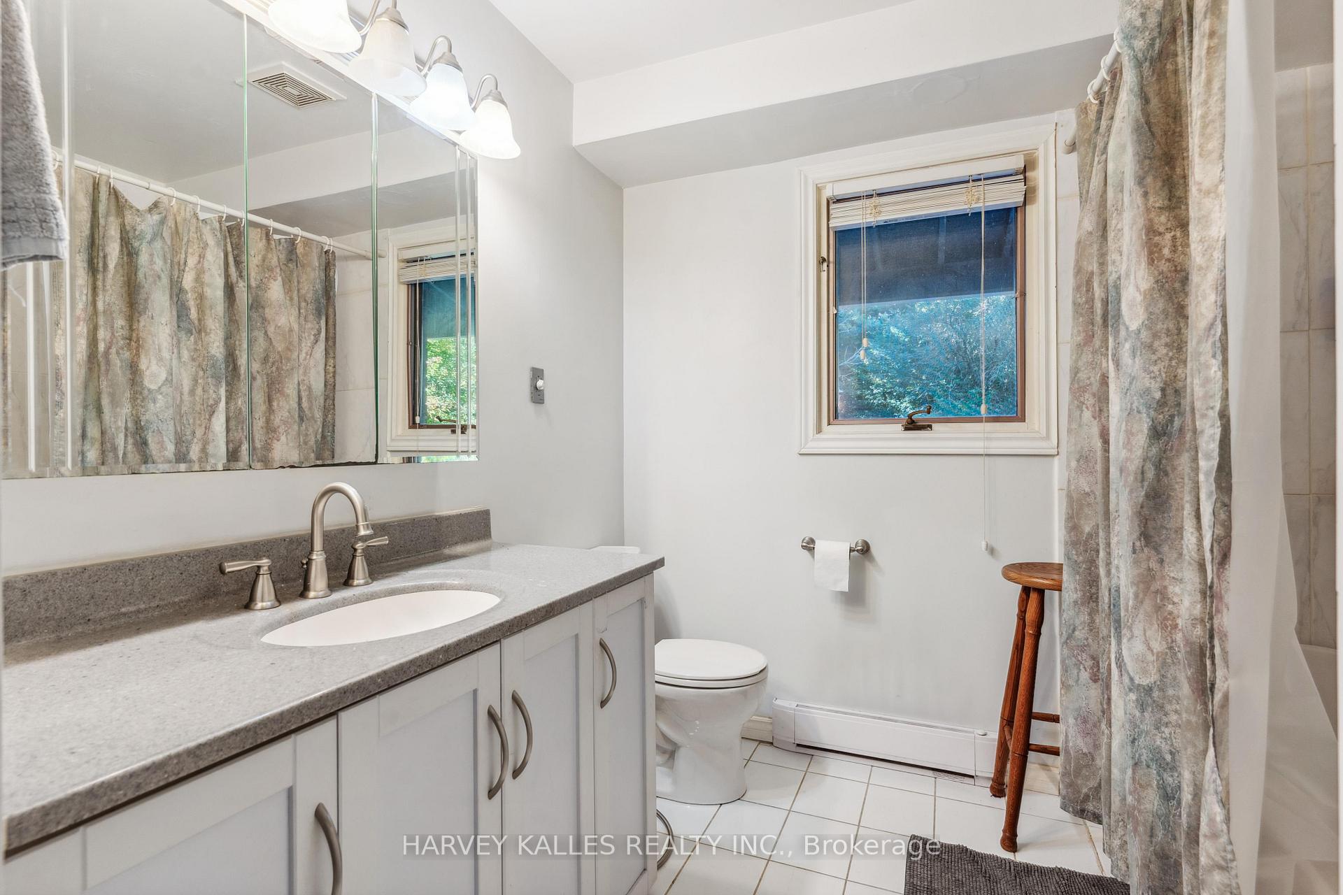Photo 4 of 16771 Albion Trail, Caledon, Palgrave — HOMEH