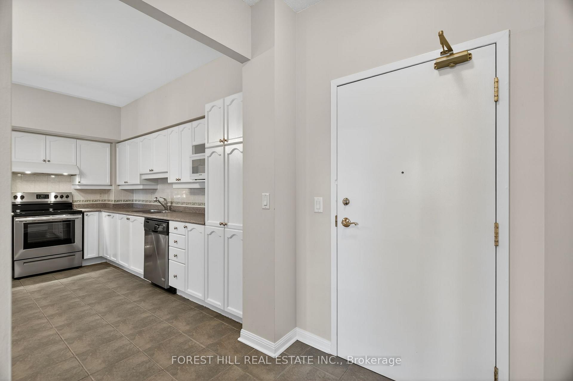 Photo 9 of Unit 115, 2500 Rutherford Road, Vaughan, Maple — HOMEH