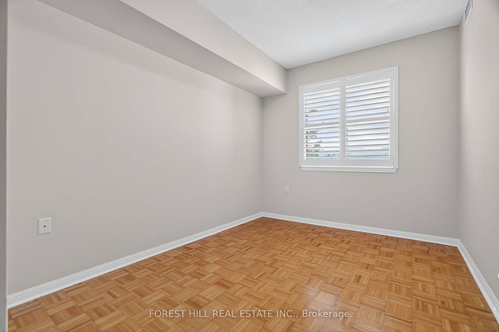 Photo 8 of Unit 115, 2500 Rutherford Road, Vaughan, Maple — HOMEH