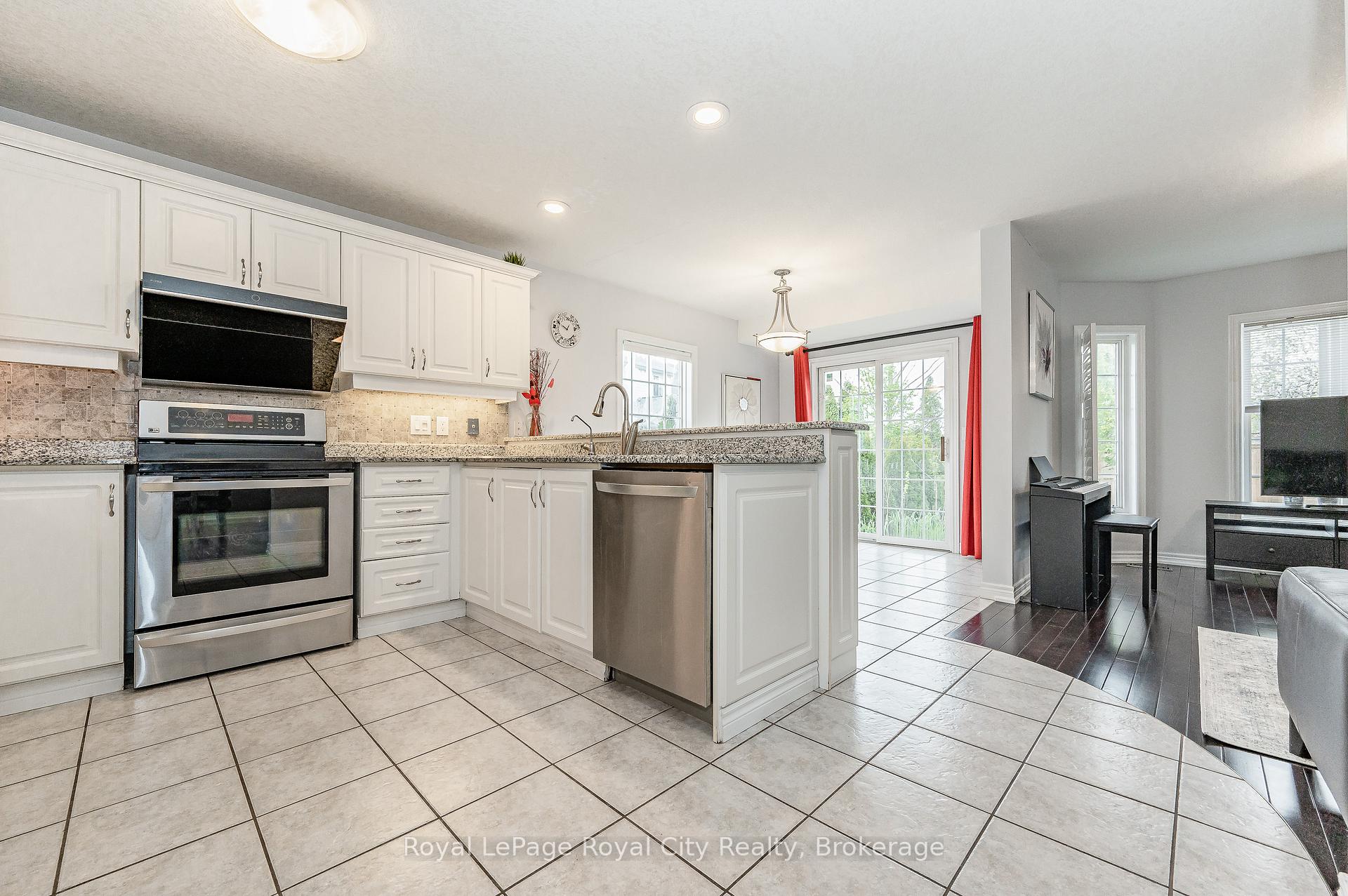 Photo 10 of 274 Farley Drive, Guelph, Pineridge/Westminster Woods — HOMEH