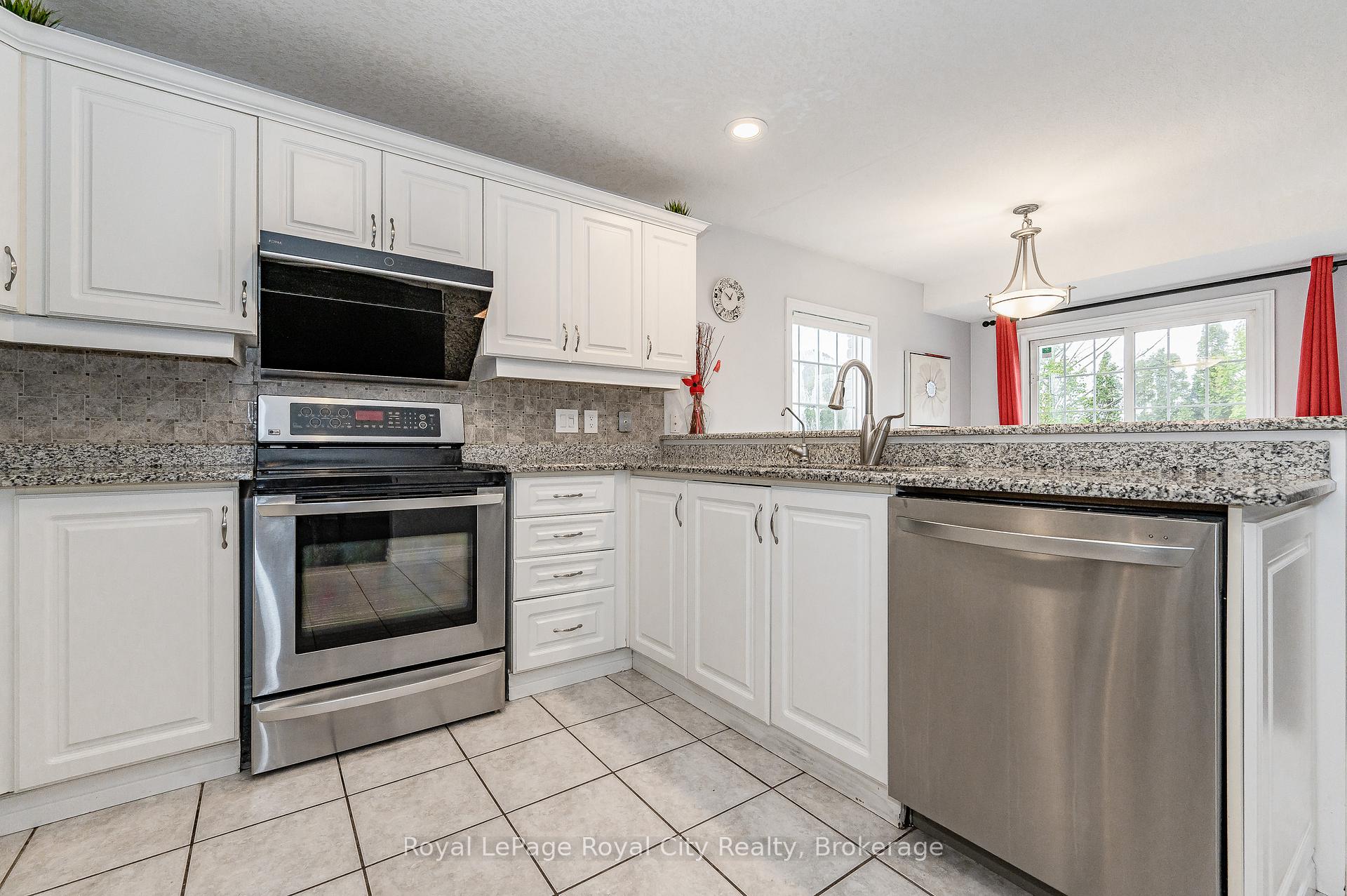 Photo 40 of 274 Farley Drive, Guelph, Pineridge/Westminster Woods — HOMEH