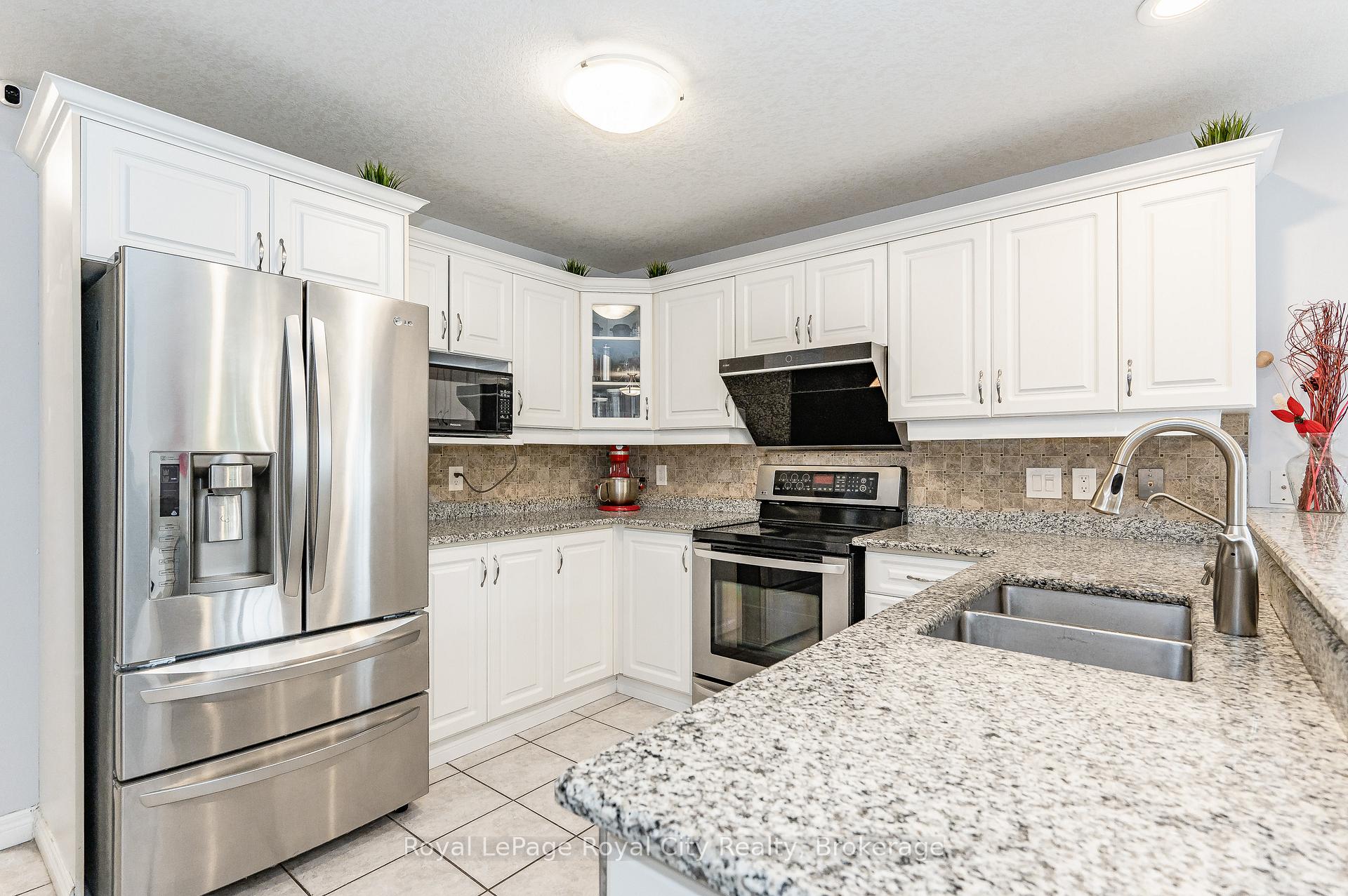 Photo 14 of 274 Farley Drive, Guelph, Pineridge/Westminster Woods — HOMEH