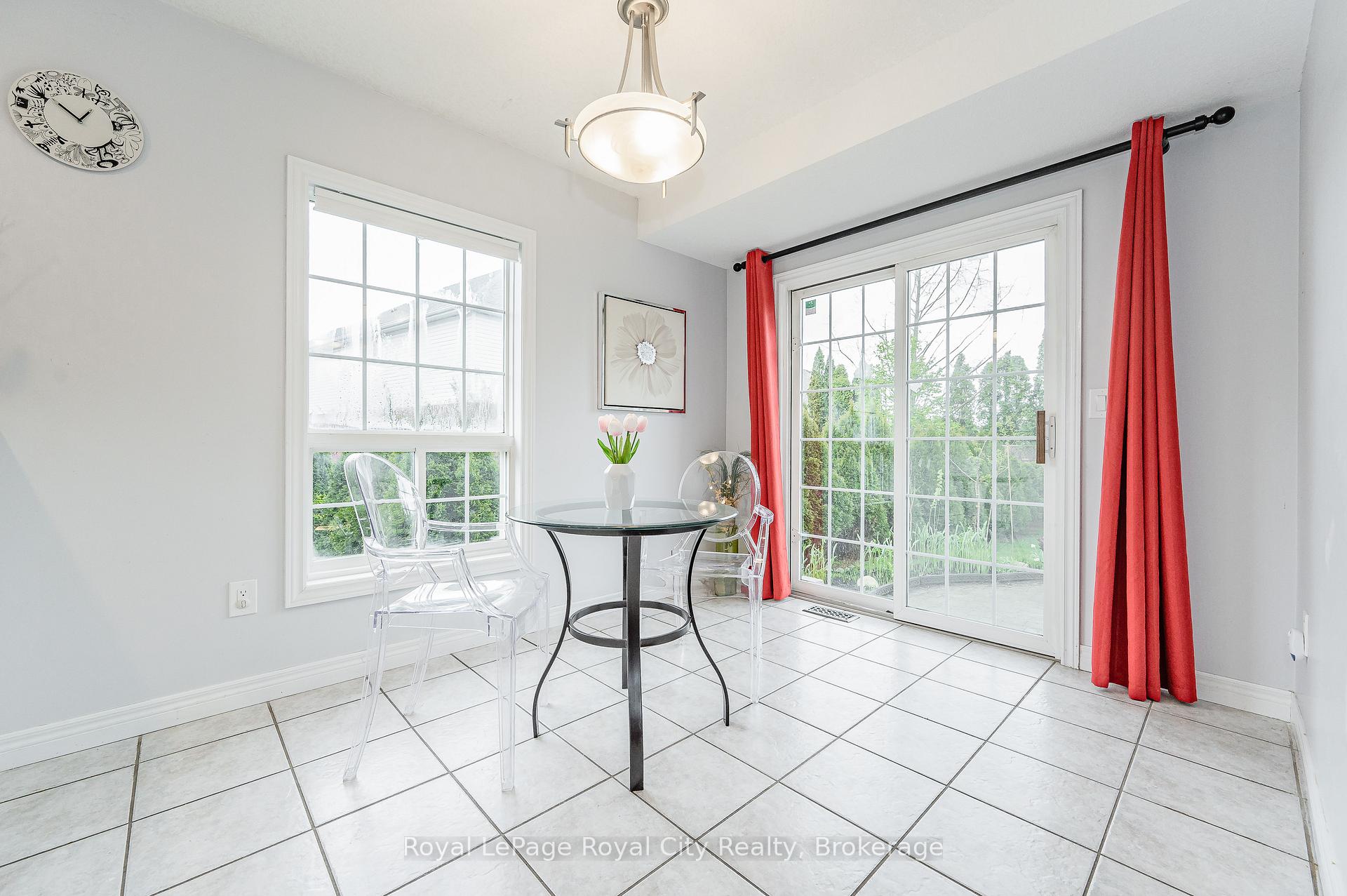 Photo 13 of 274 Farley Drive, Guelph, Pineridge/Westminster Woods — HOMEH
