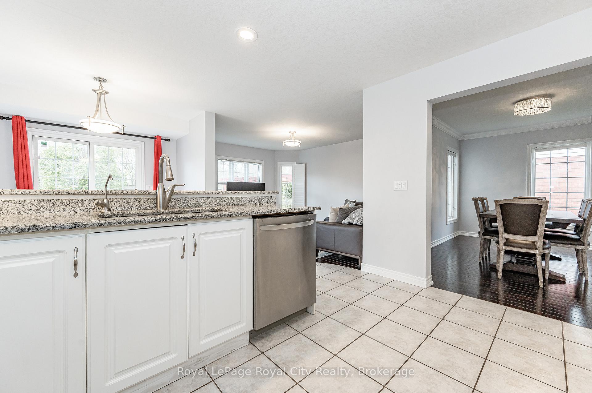 Photo 12 of 274 Farley Drive, Guelph, Pineridge/Westminster Woods — HOMEH