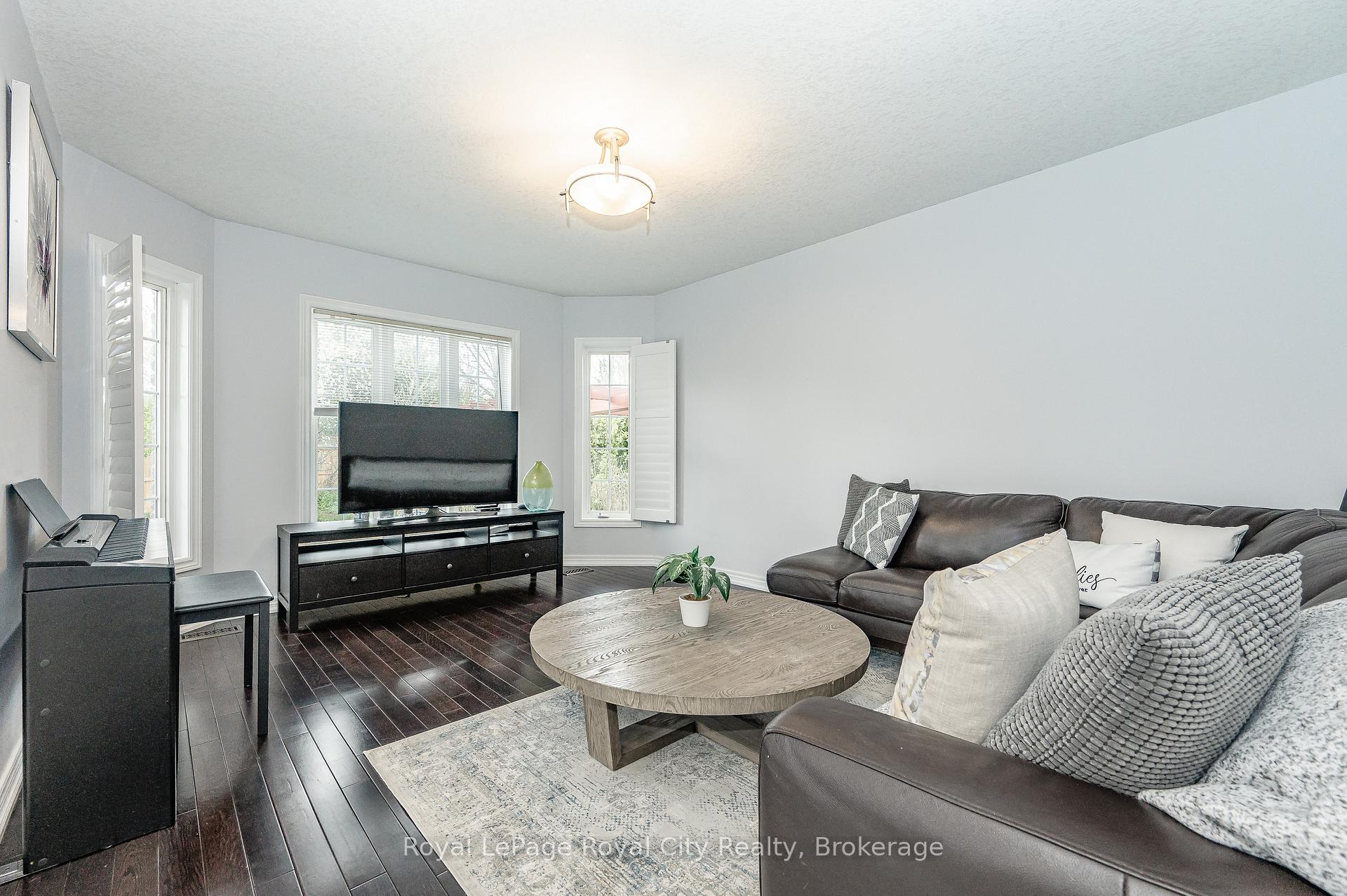 Photo 15 of 274 Farley Drive, Guelph, Pineridge/Westminster Woods — HOMEH