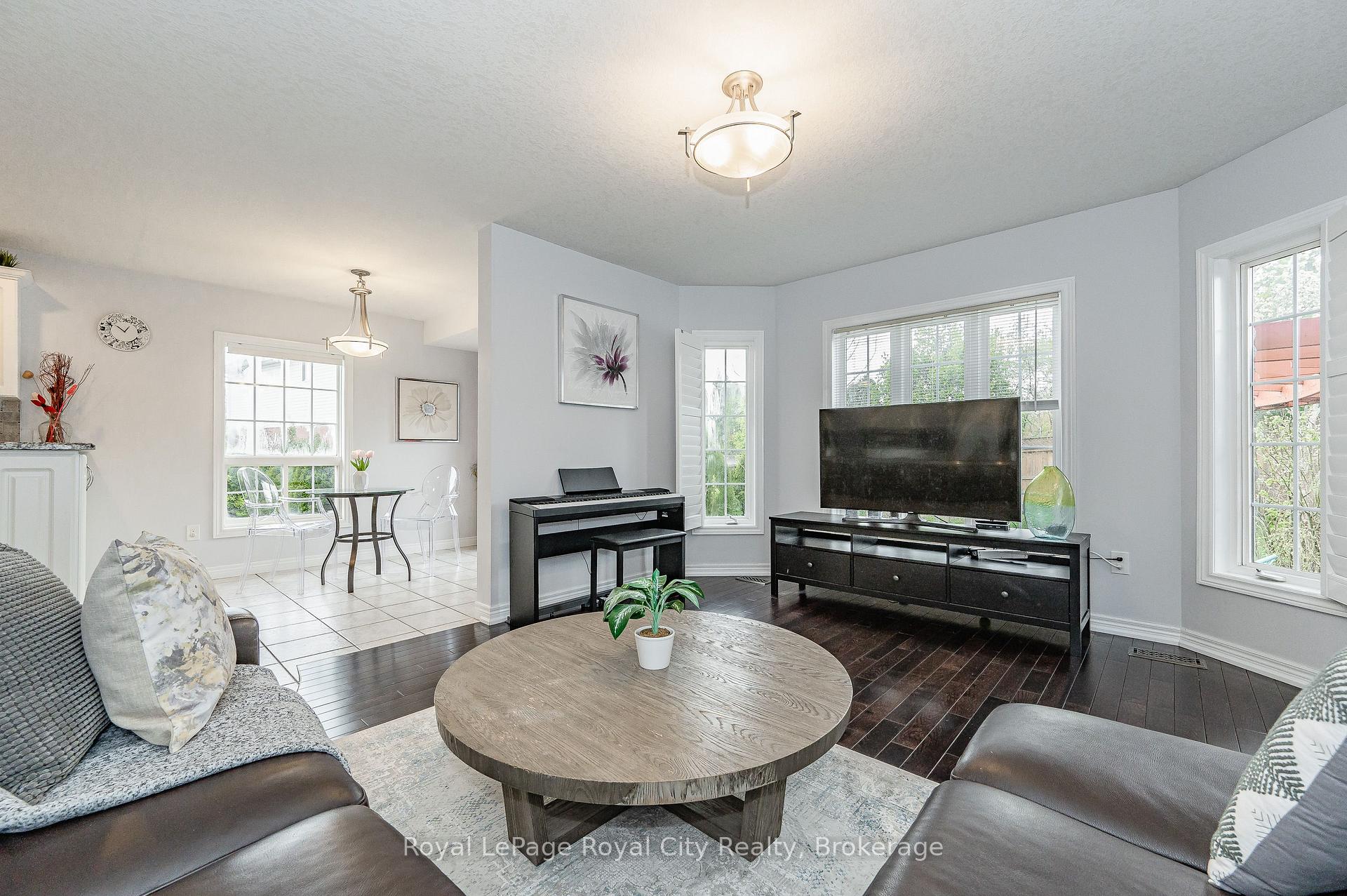 Photo 18 of 274 Farley Drive, Guelph, Pineridge/Westminster Woods — HOMEH