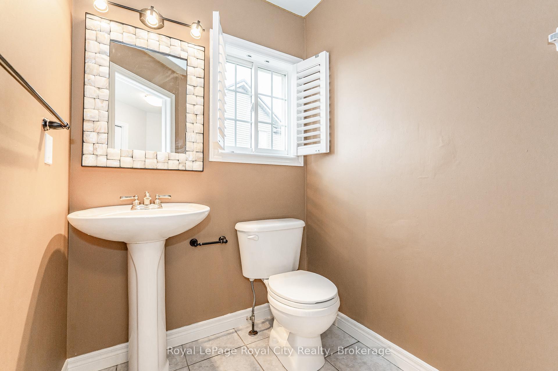 Photo 17 of 274 Farley Drive, Guelph, Pineridge/Westminster Woods — HOMEH