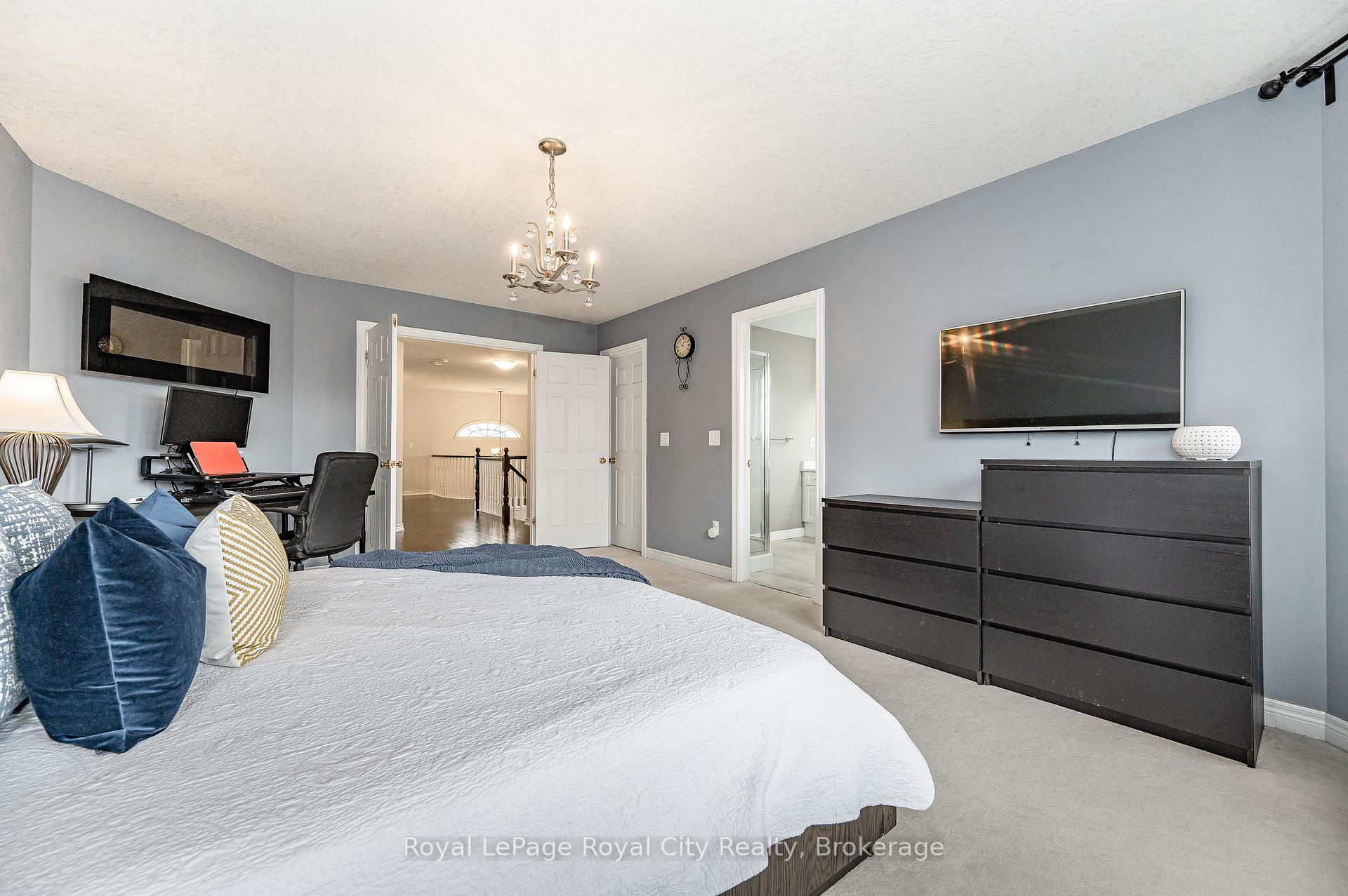 Photo 19 of 274 Farley Drive, Guelph, Pineridge/Westminster Woods — HOMEH