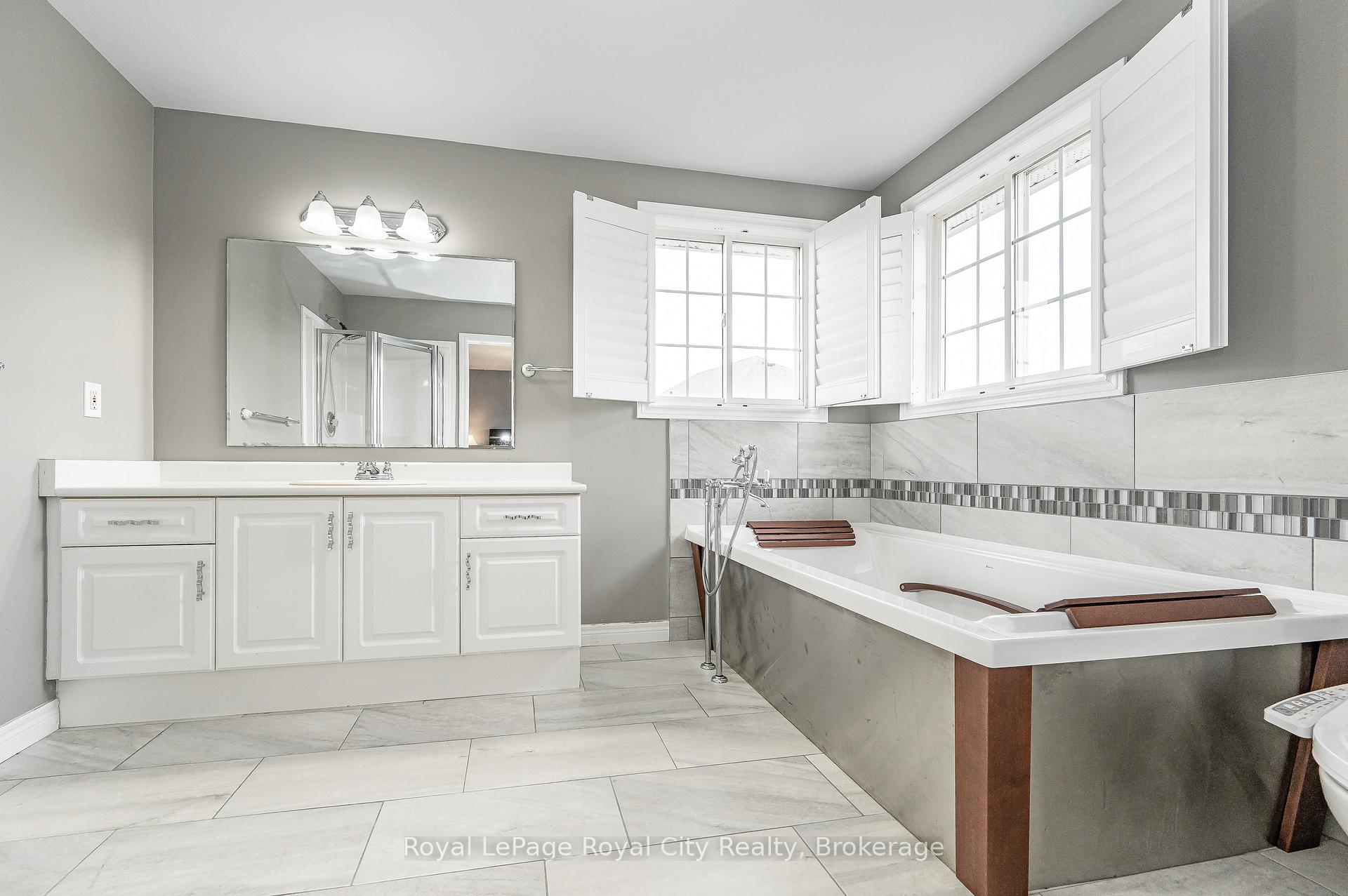 Photo 22 of 274 Farley Drive, Guelph, Pineridge/Westminster Woods — HOMEH