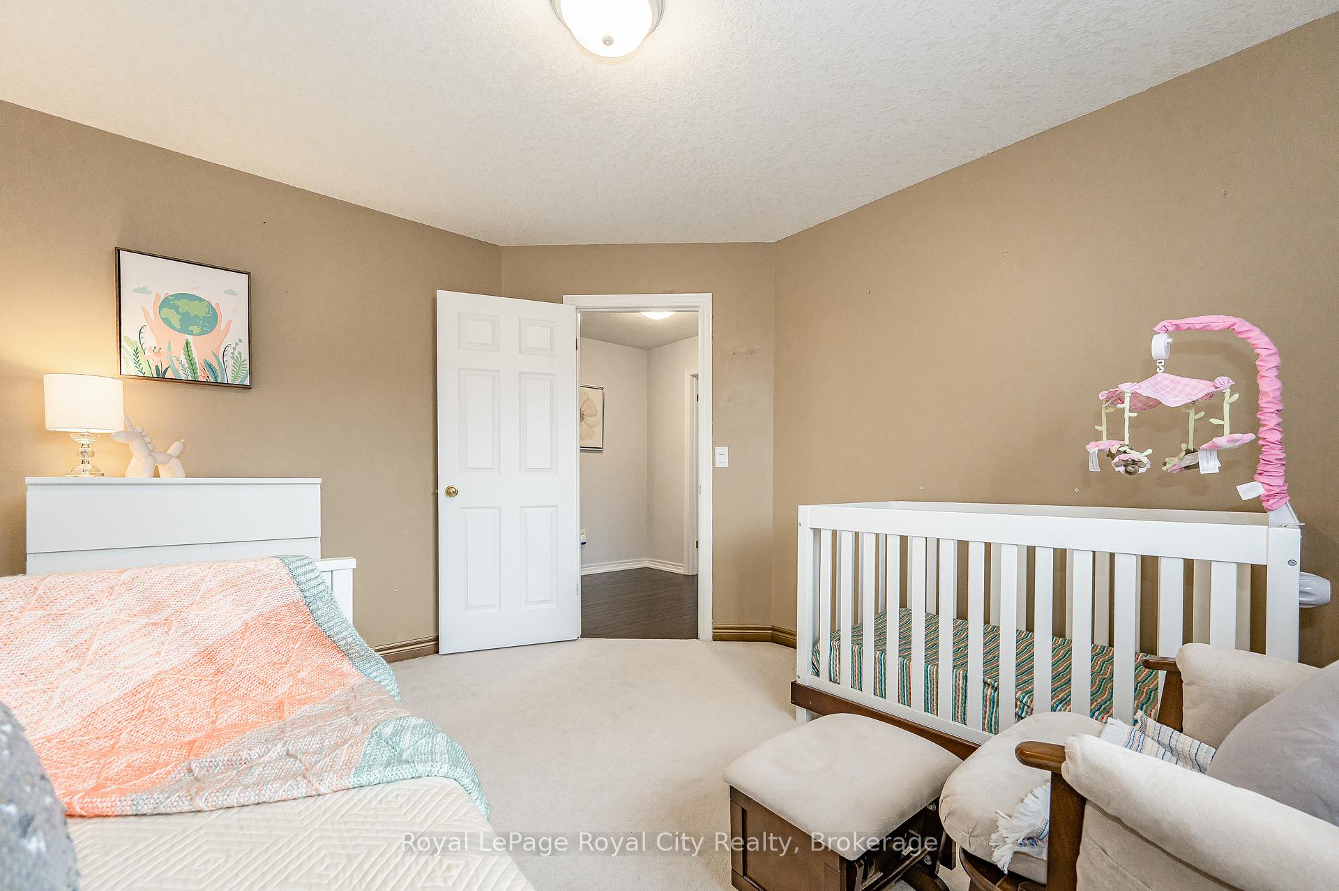 Photo 32 of 274 Farley Drive, Guelph, Pineridge/Westminster Woods — HOMEH