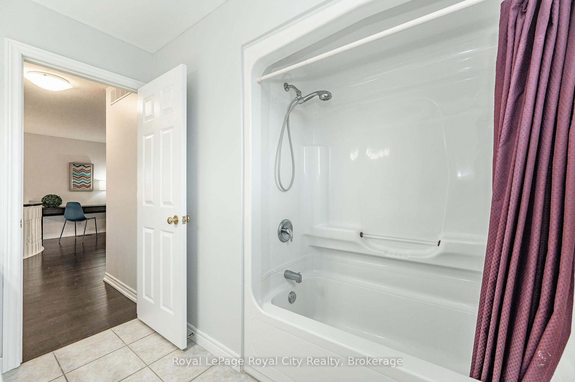 Photo 24 of 274 Farley Drive, Guelph, Pineridge/Westminster Woods — HOMEH