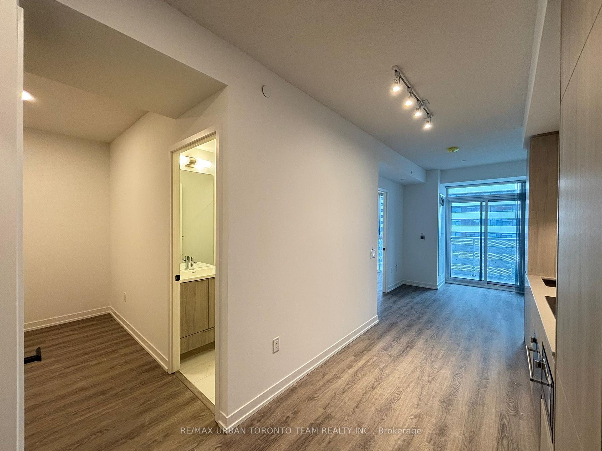 Photo 1 of Unit 2001, 8 Interchange Way, Vaughan, Vaughan Corporate Centre — HOMEH