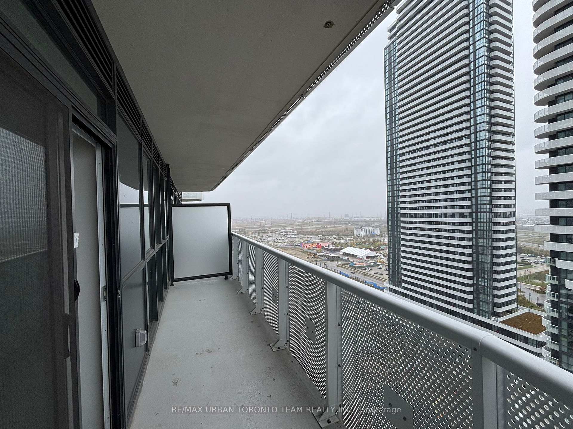 Photo 6 of Unit 2001, 8 Interchange Way, Vaughan, Vaughan Corporate Centre — HOMEH