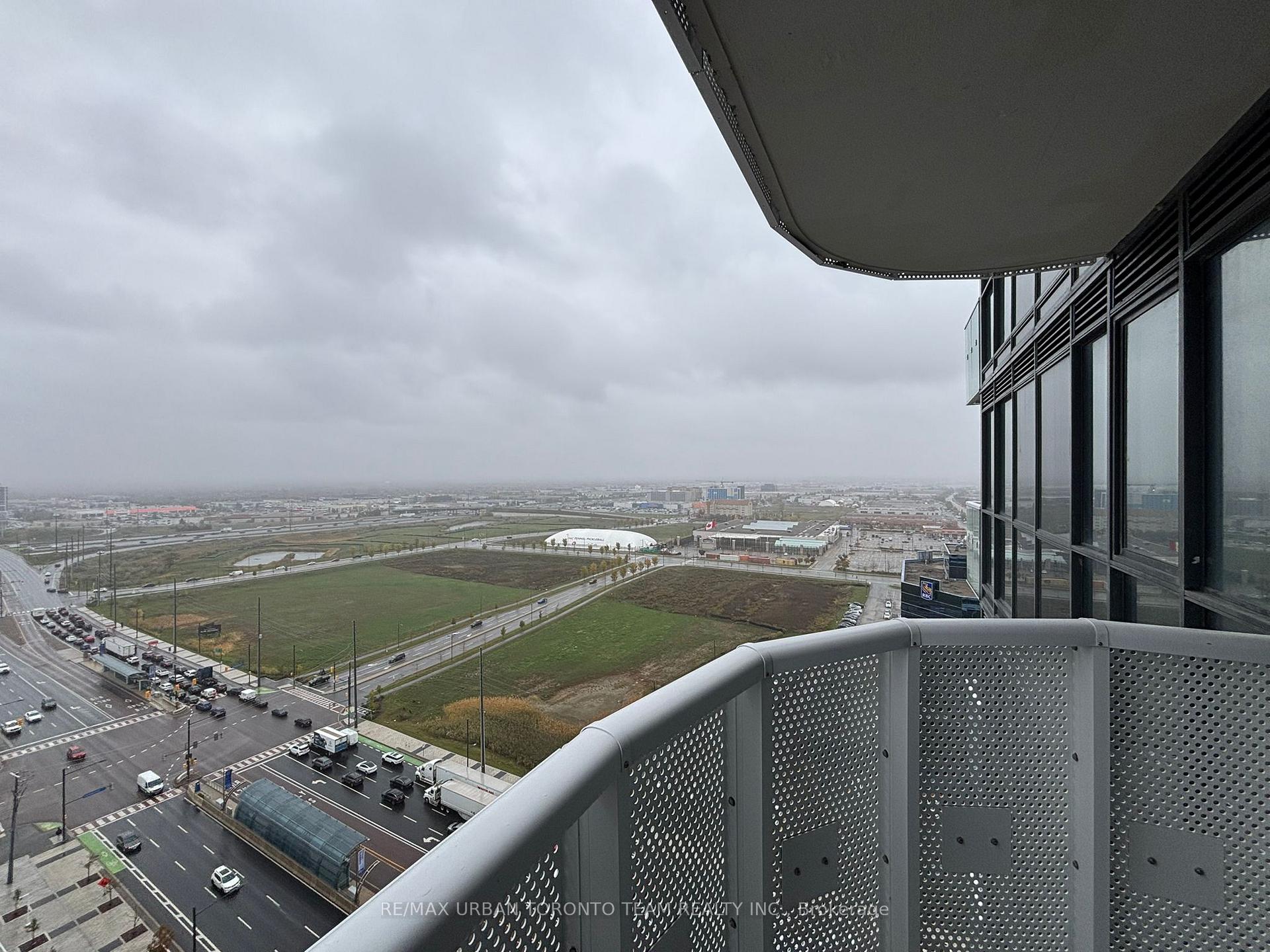 Photo 9 of Unit 2001, 8 Interchange Way, Vaughan, Vaughan Corporate Centre — HOMEH