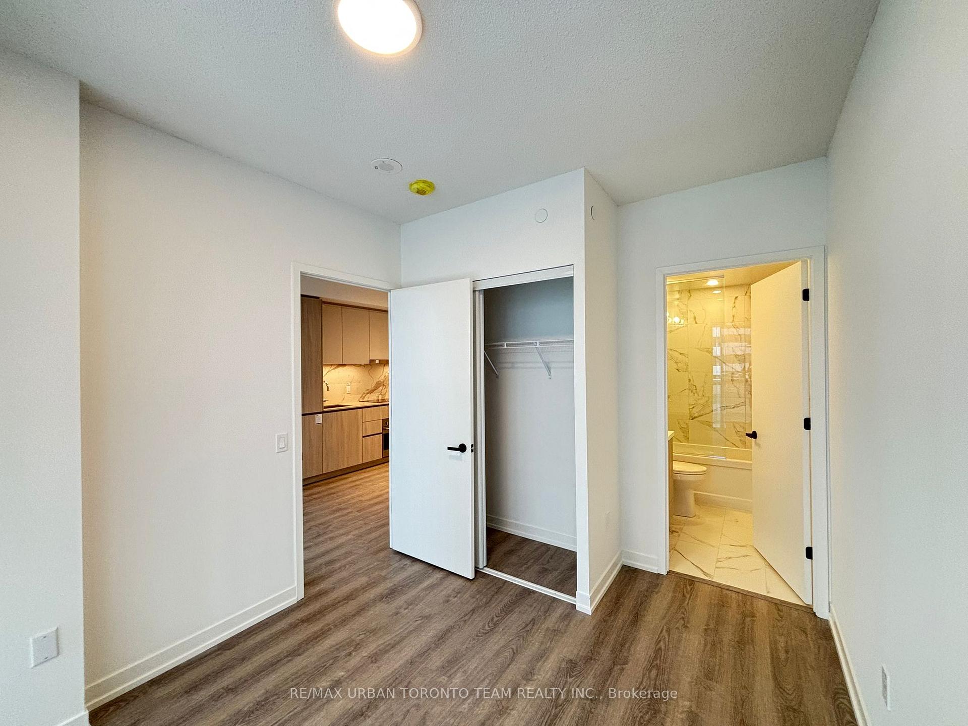 Photo 10 of Unit 2001, 8 Interchange Way, Vaughan, Vaughan Corporate Centre — HOMEH