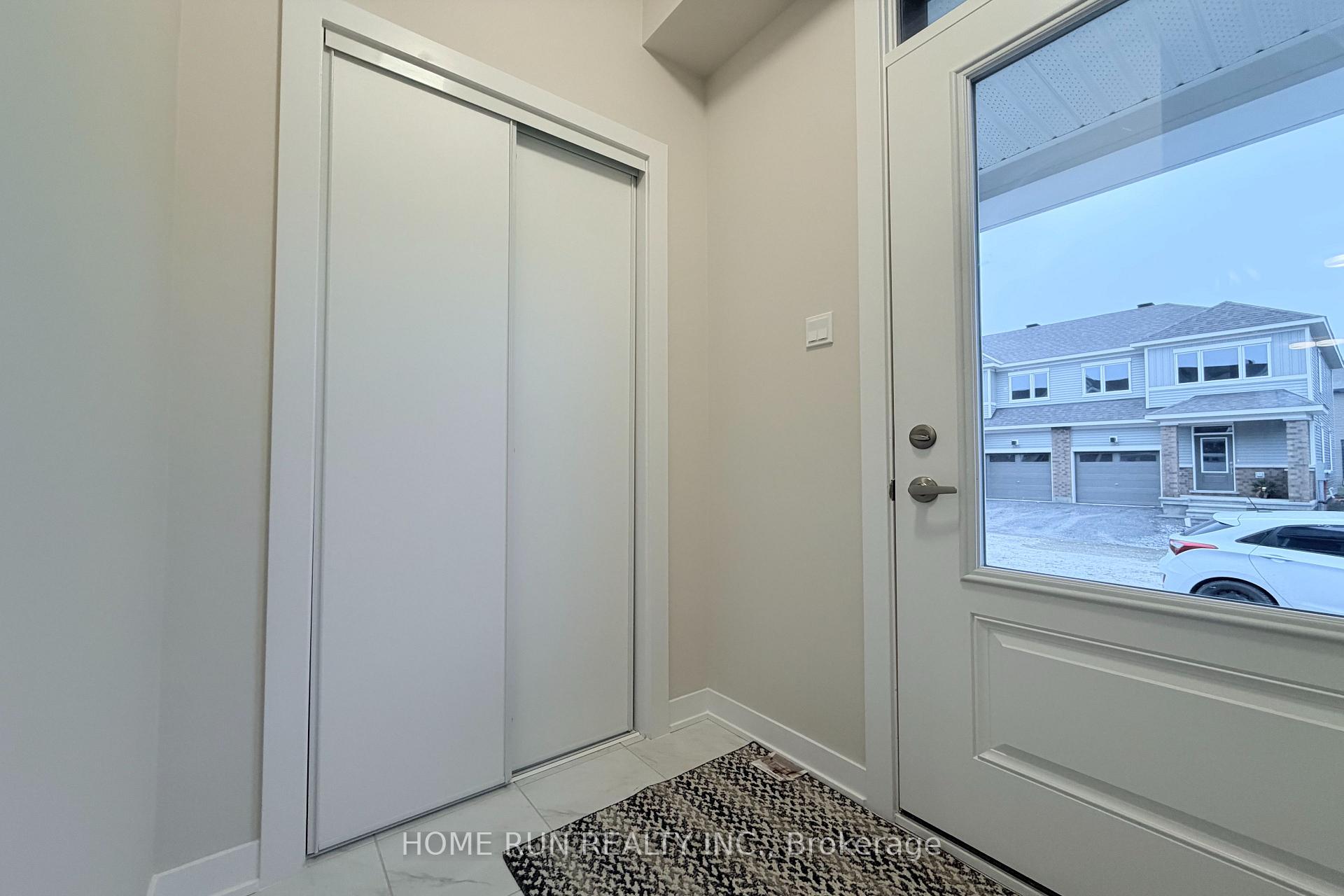 Photo 2 of 381 Les Emmerson Drive, Ottawa, Barrhaven - Heritage Park — HOMEH