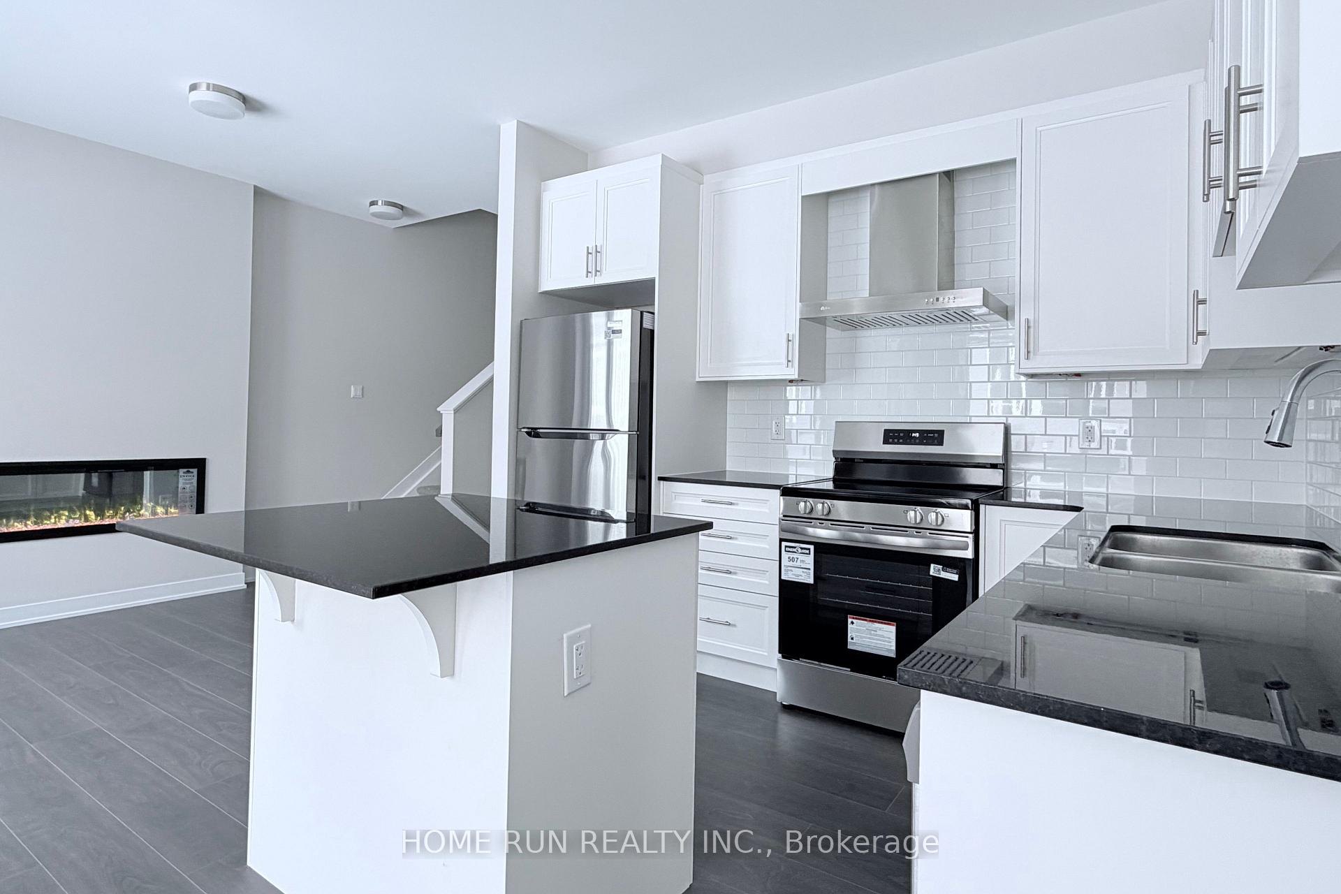 Photo 4 of 381 Les Emmerson Drive, Ottawa, Barrhaven - Heritage Park — HOMEH