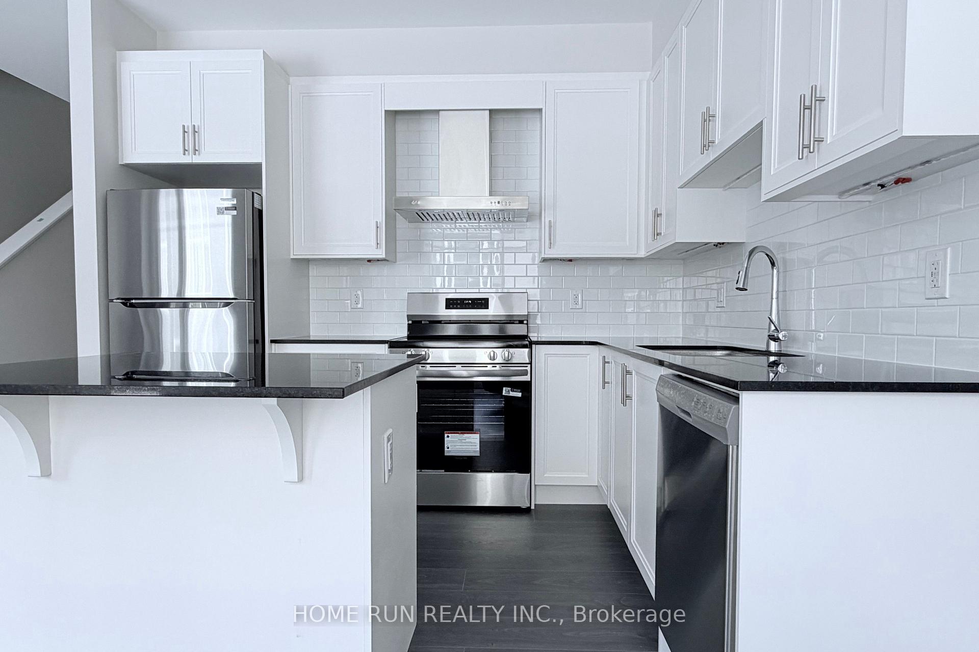 Photo 5 of 381 Les Emmerson Drive, Ottawa, Barrhaven - Heritage Park — HOMEH