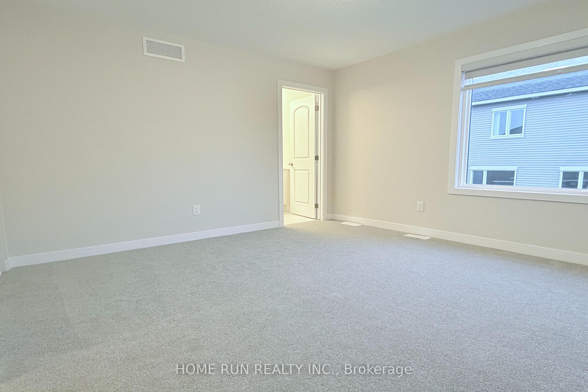 Photo 18 of 381 Les Emmerson Drive, Ottawa, Barrhaven - Heritage Park — HOMEH
