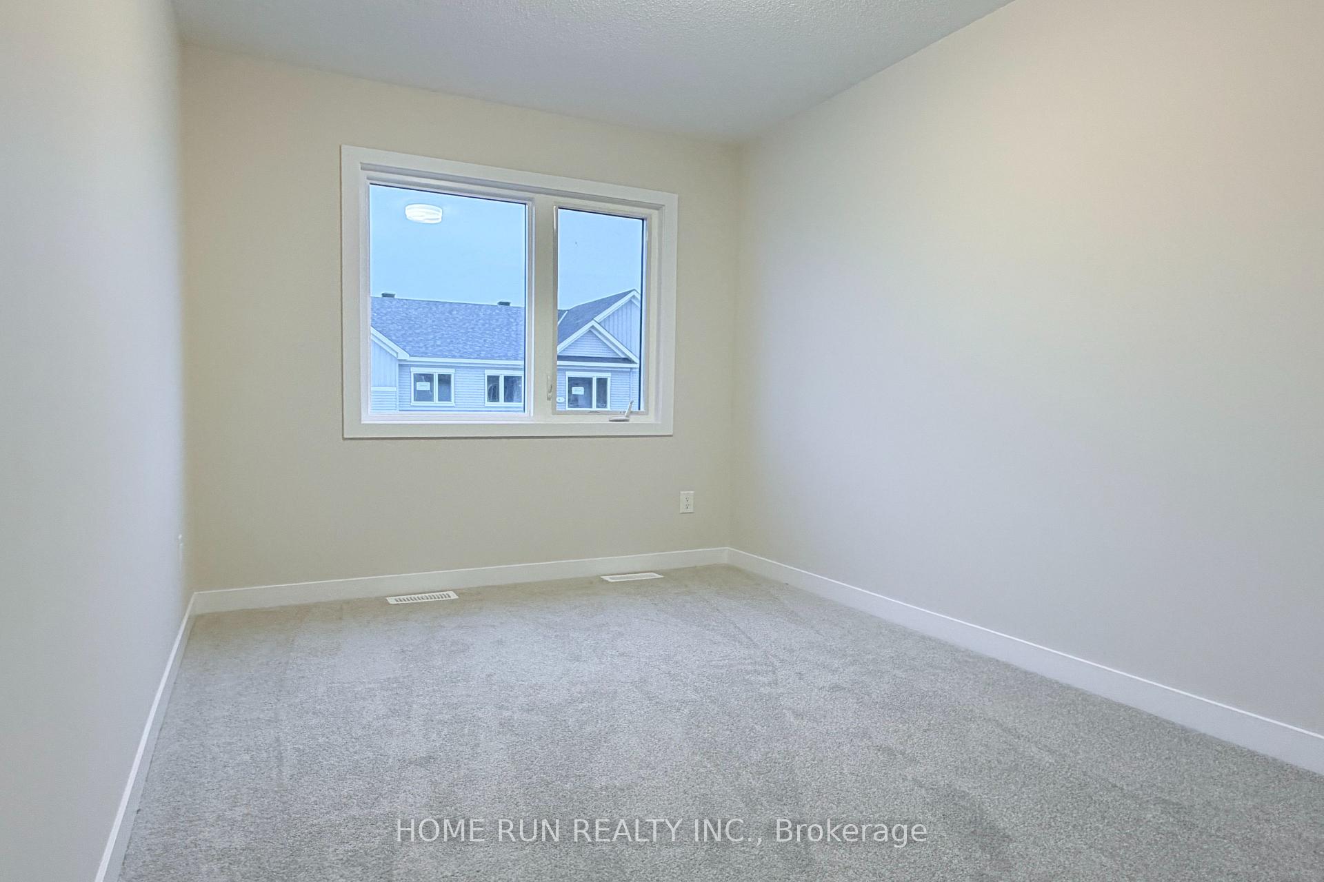 Photo 14 of 381 Les Emmerson Drive, Ottawa, Barrhaven - Heritage Park — HOMEH