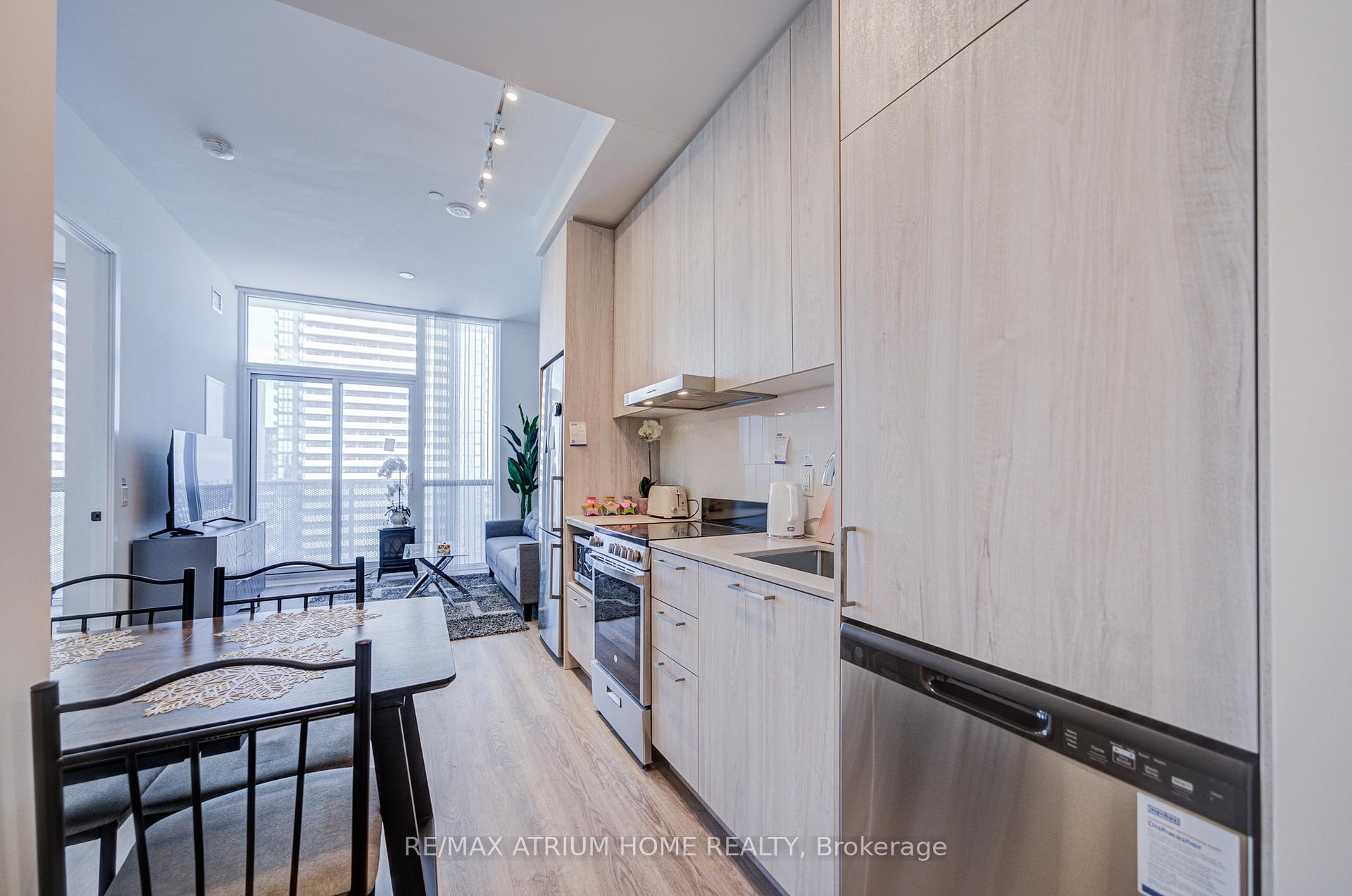 Photo 9 of Unit 2101, 195 Commerce St Street, Vaughan, Vaughan Corporate Centre — HOMEH