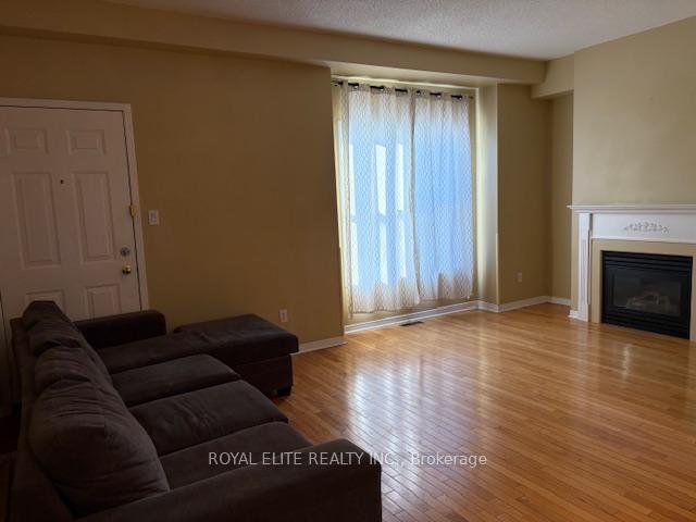 Photo 4 of 5 Maple Park Way, Markham, Milliken Mills West — HOMEH