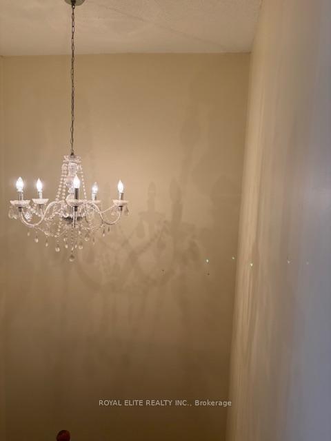 Photo 3 of 5 Maple Park Way, Markham, Milliken Mills West — HOMEH