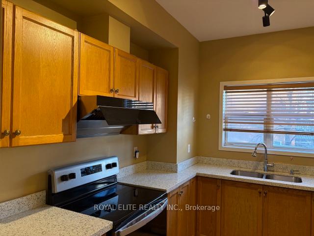 Photo 7 of 5 Maple Park Way, Markham, Milliken Mills West — HOMEH