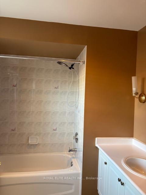 Photo 15 of 5 Maple Park Way, Markham, Milliken Mills West — HOMEH