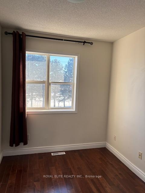 Photo 8 of 5 Maple Park Way, Markham, Milliken Mills West — HOMEH