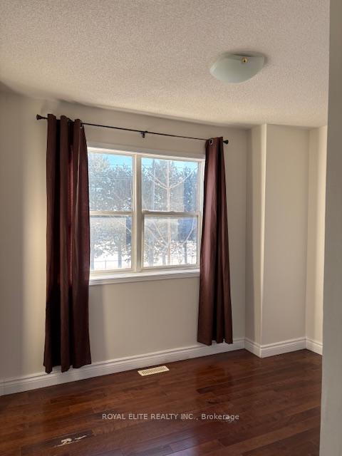Photo 10 of 5 Maple Park Way, Markham, Milliken Mills West — HOMEH