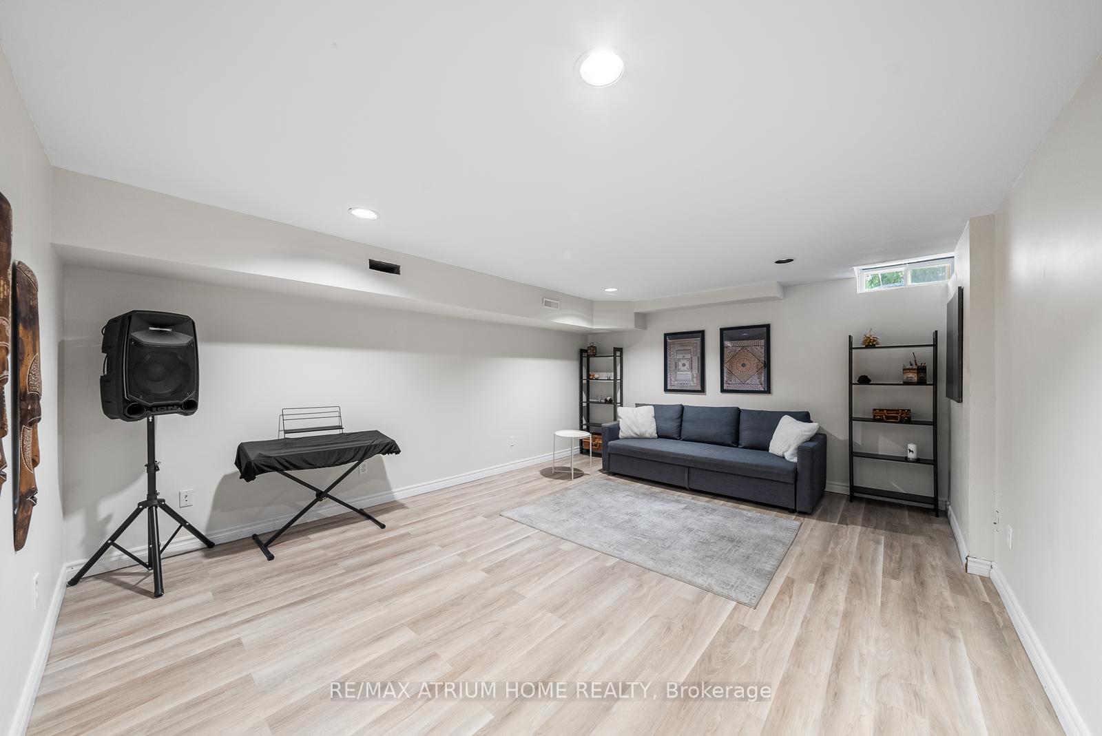 Photo 21 of Unit 34, 115 Main Street S, Newmarket, Central Newmarket — HOMEH
